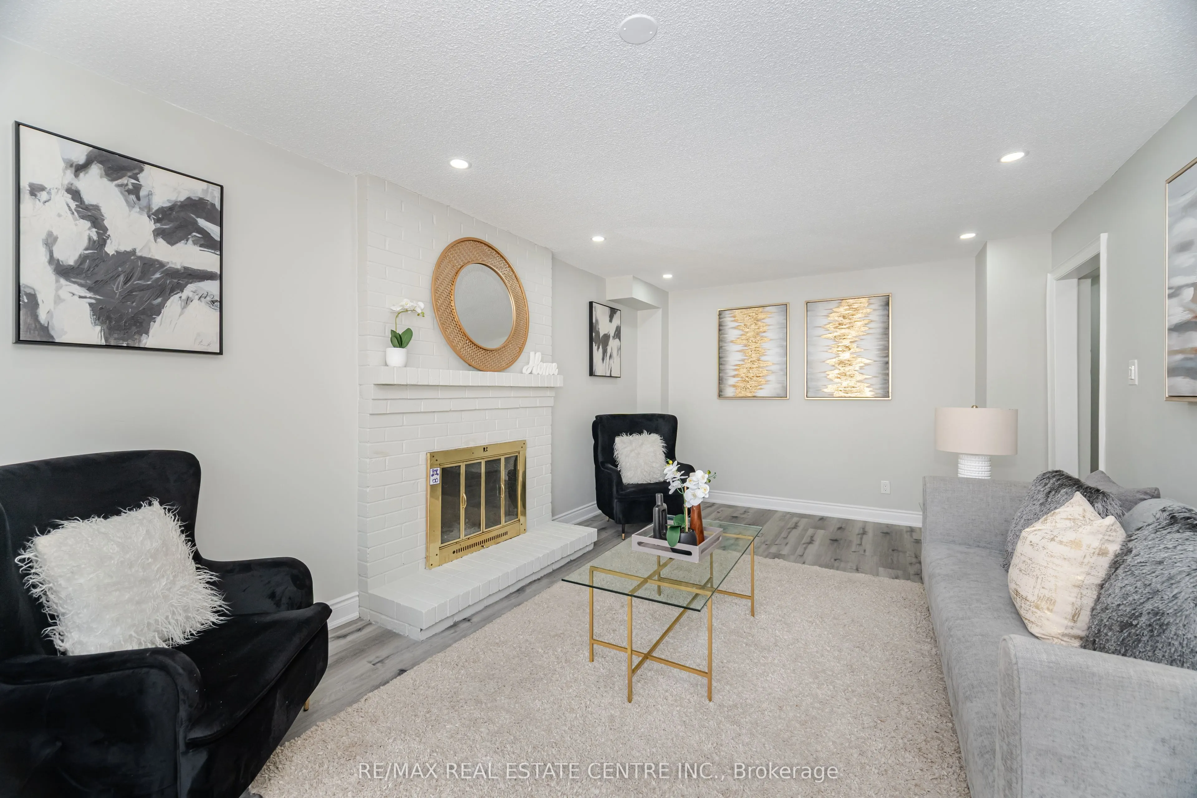 76 Moffatt Avenue