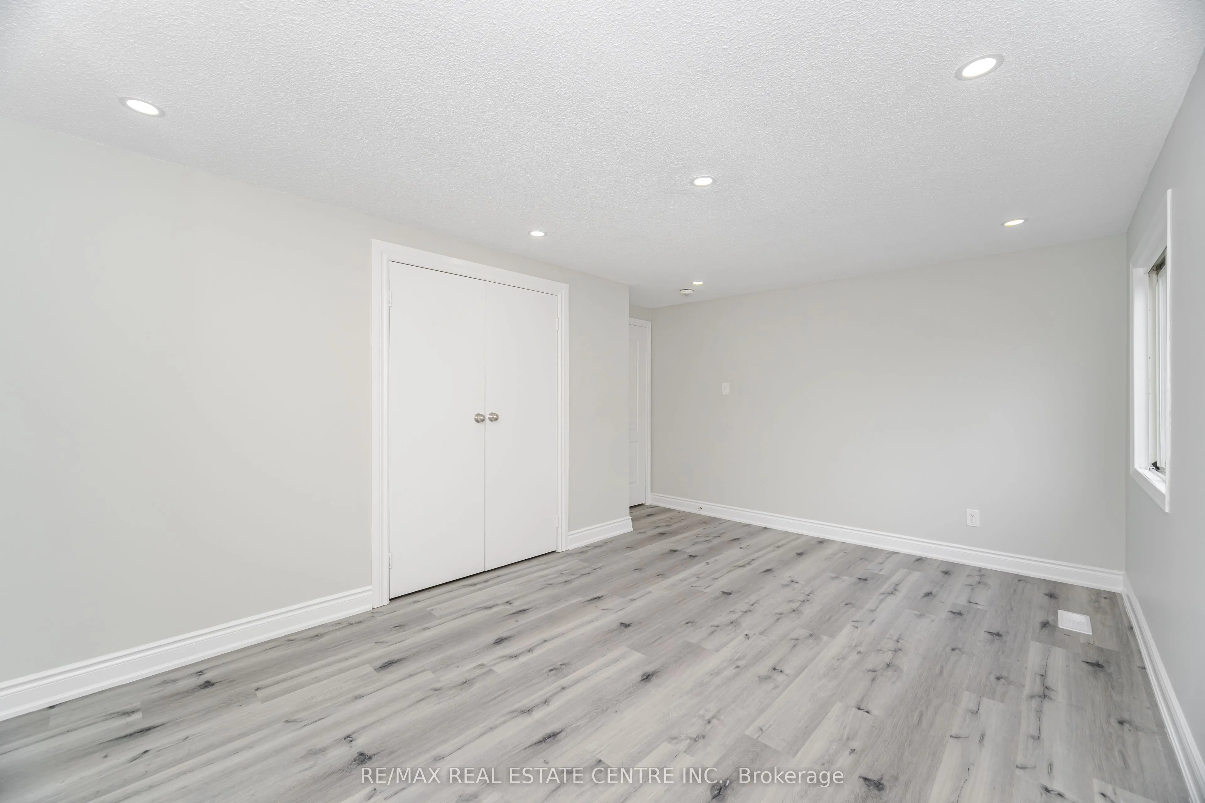 76 Moffatt Avenue