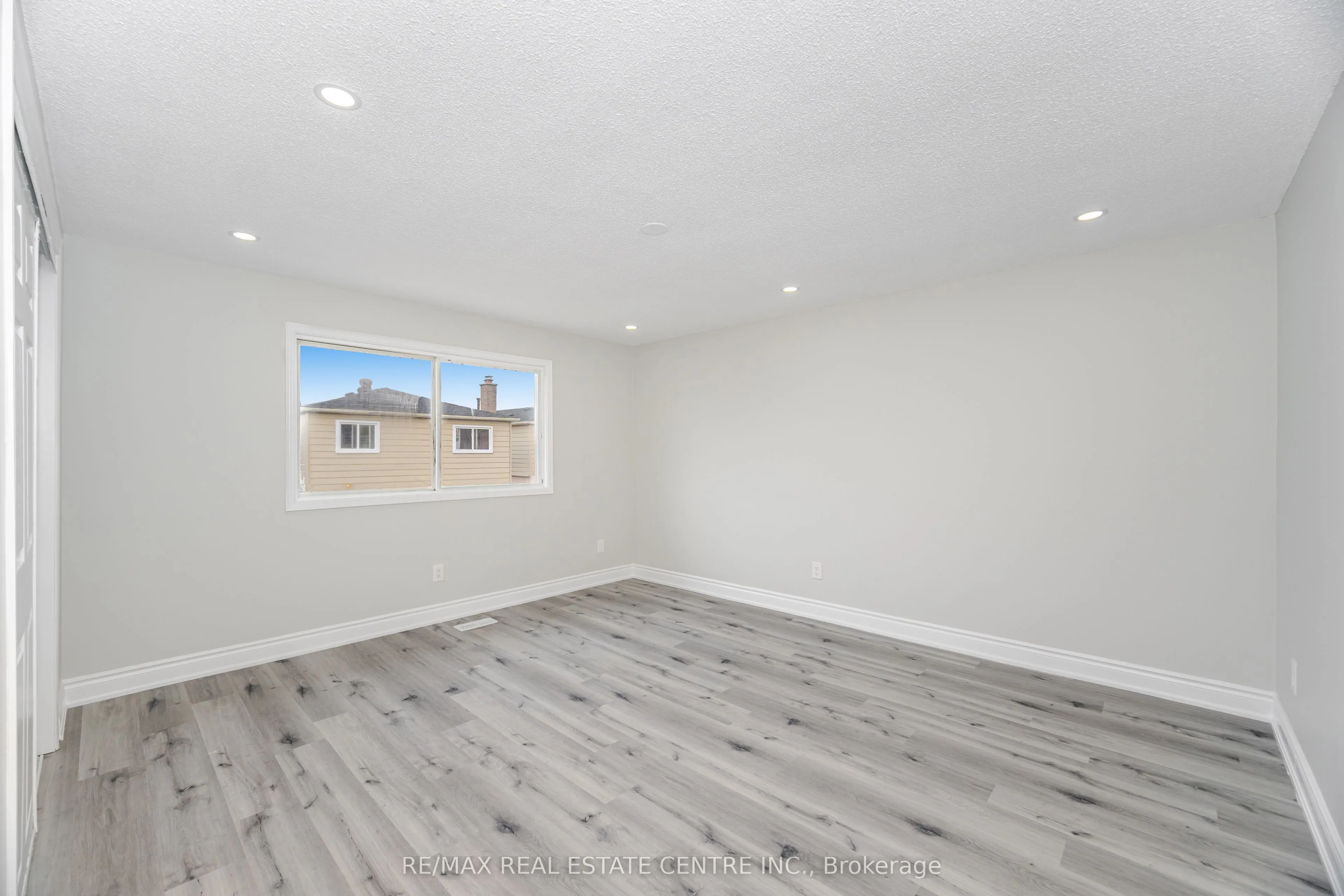 76 Moffatt Avenue