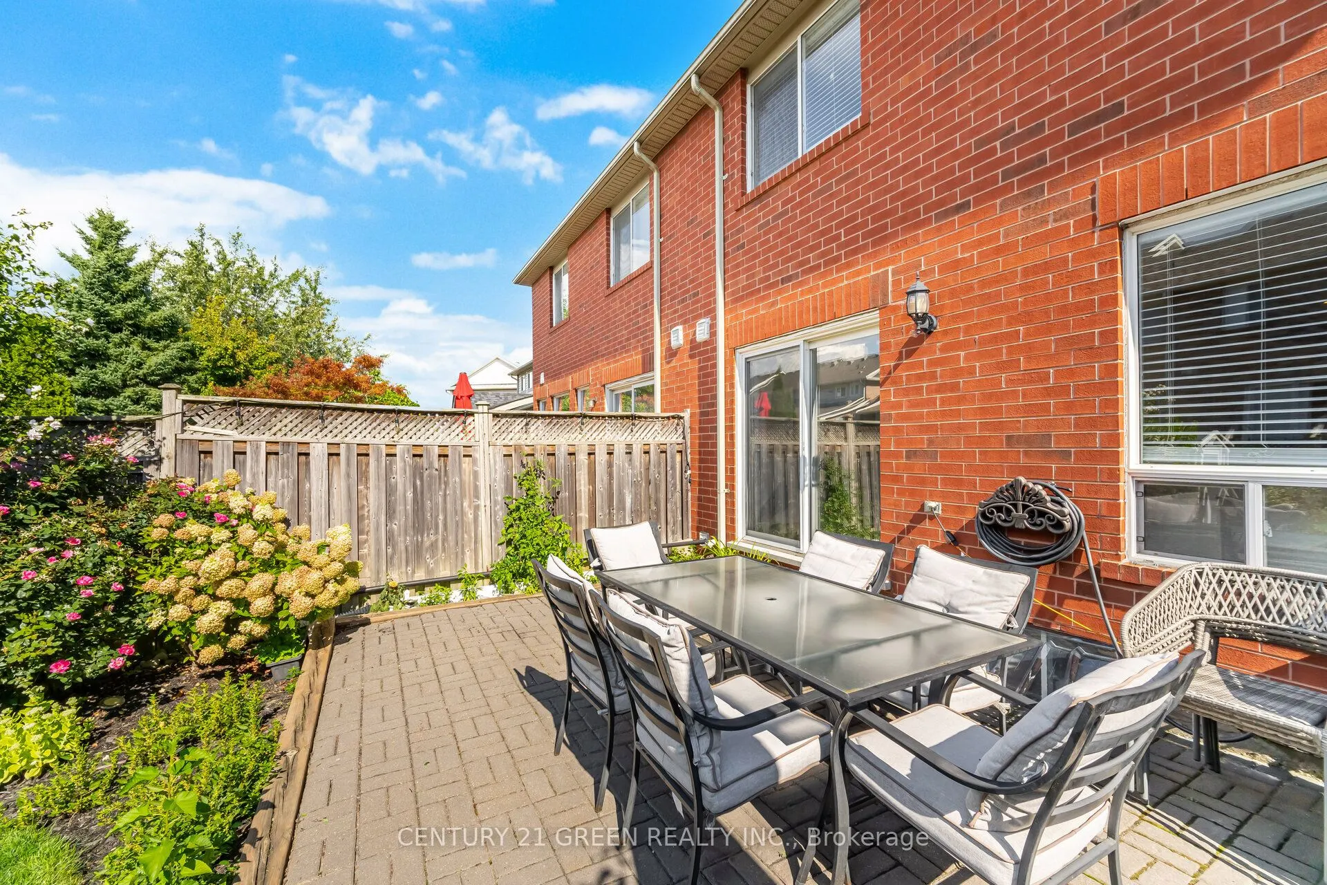 411 Baverstock Crescent