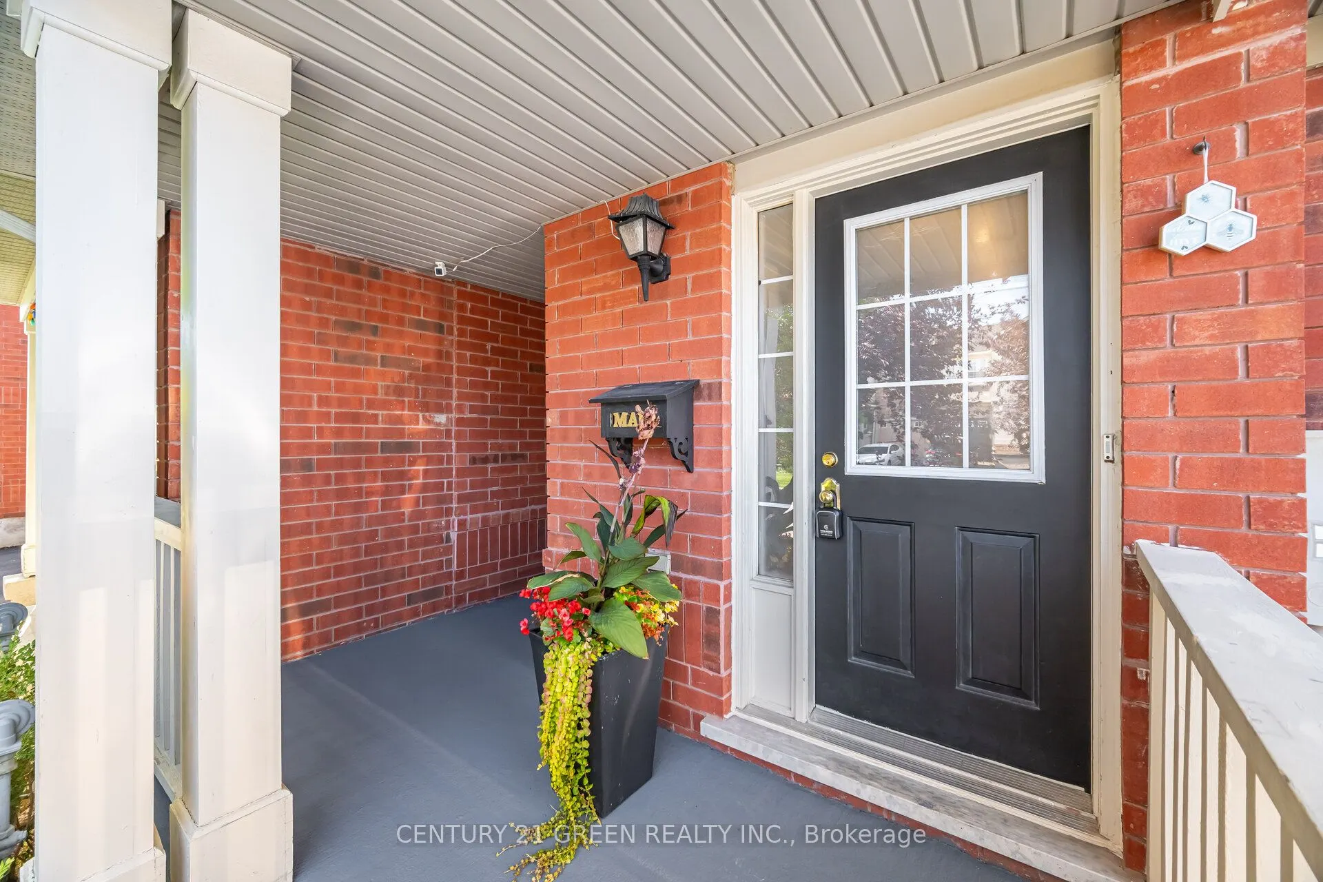 411 Baverstock Crescent