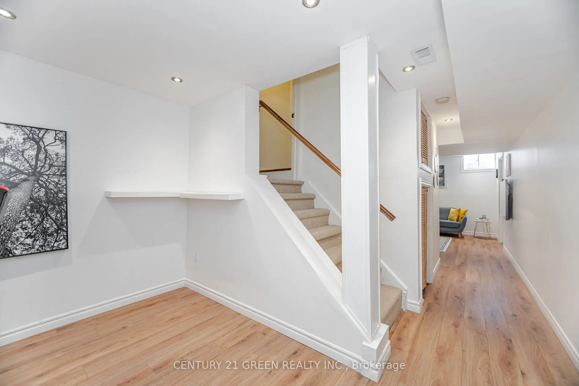 411 Baverstock Crescent