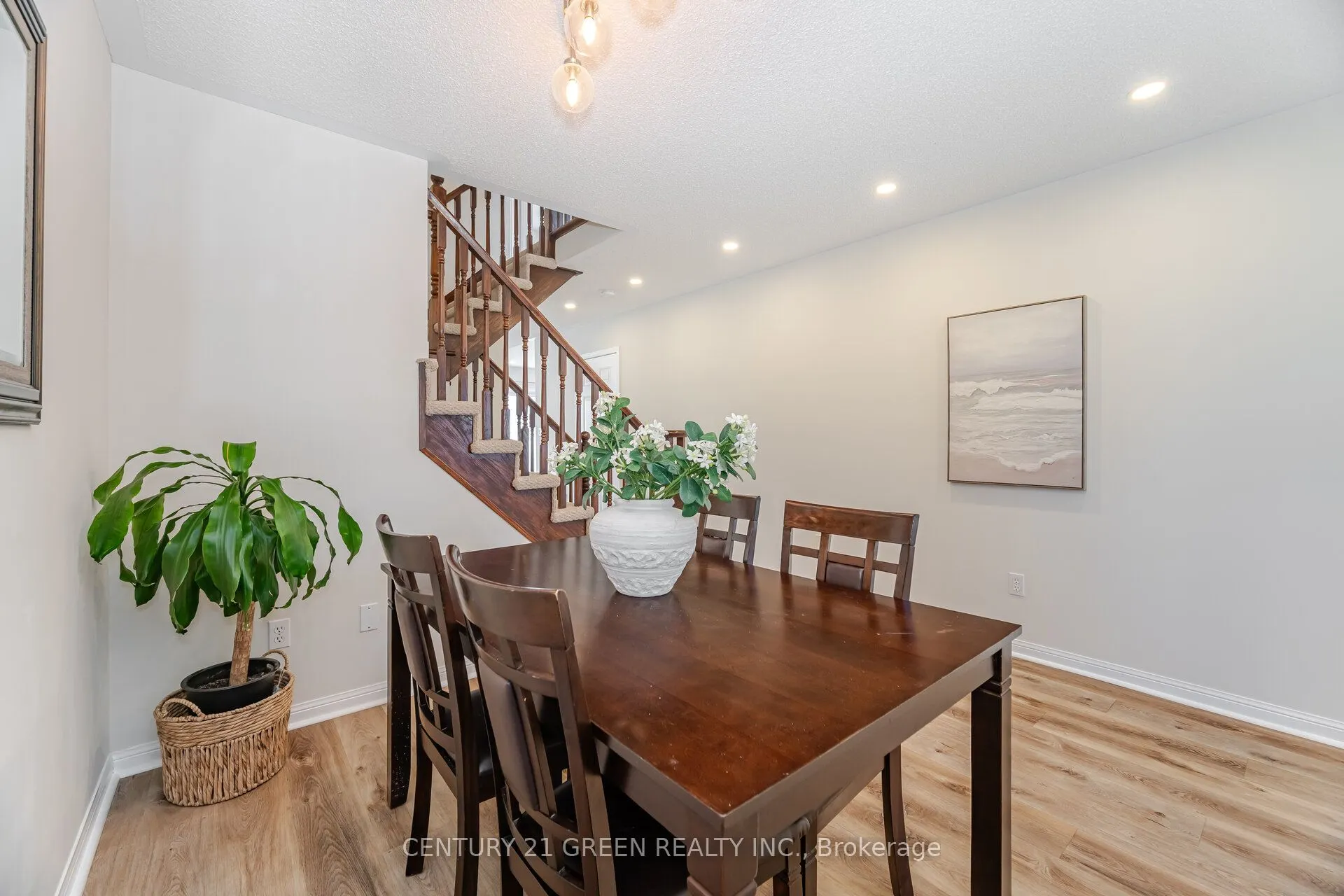 411 Baverstock Crescent