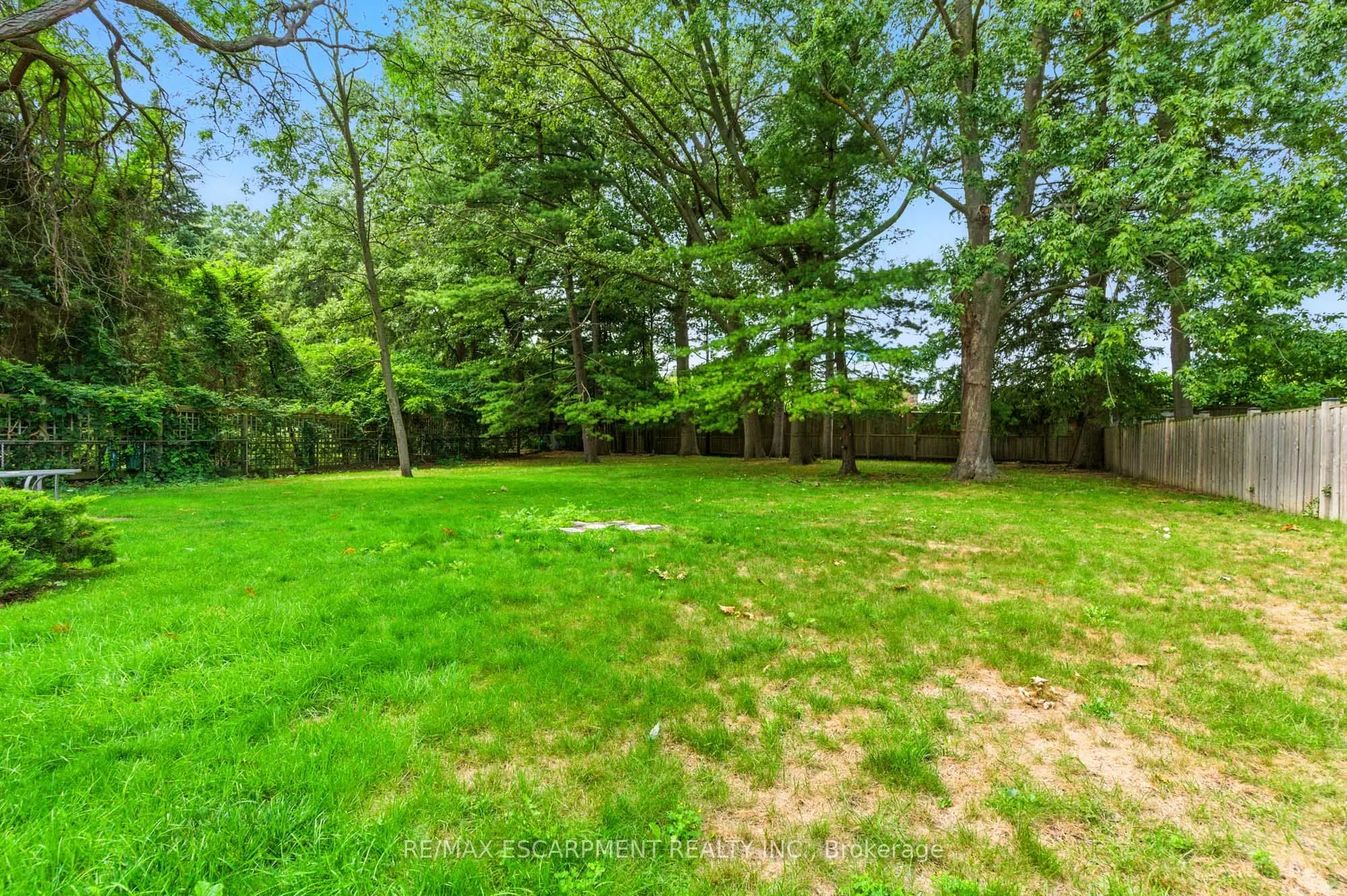 1245 Bramblewood Lane