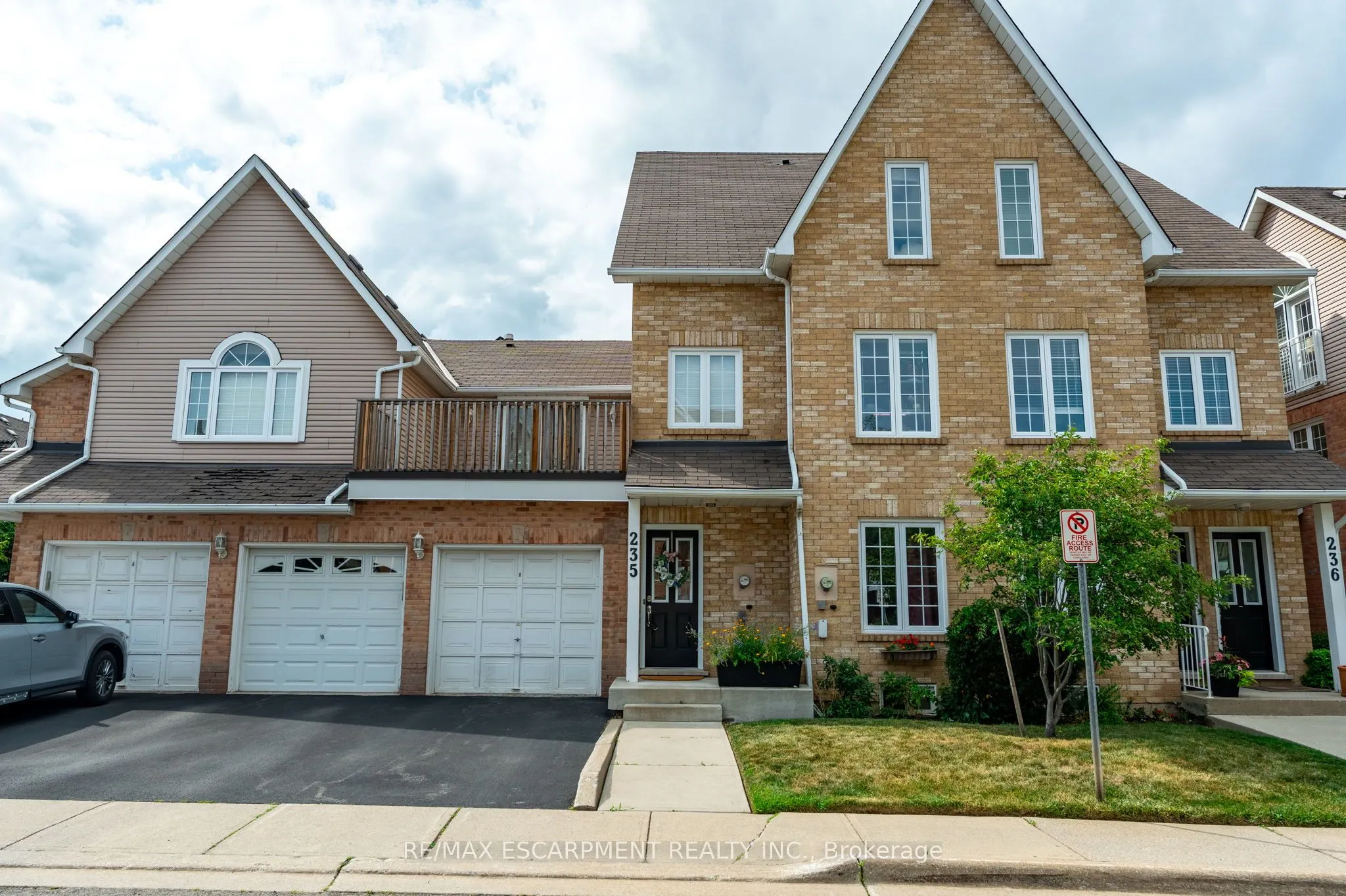 2075 Walkers Line, #235