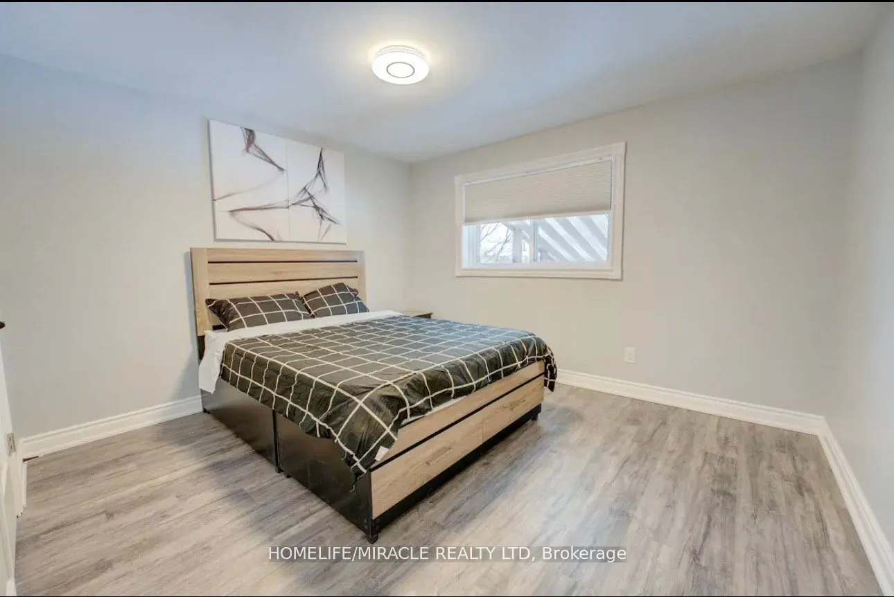 85 Silverstone Drive, #upper