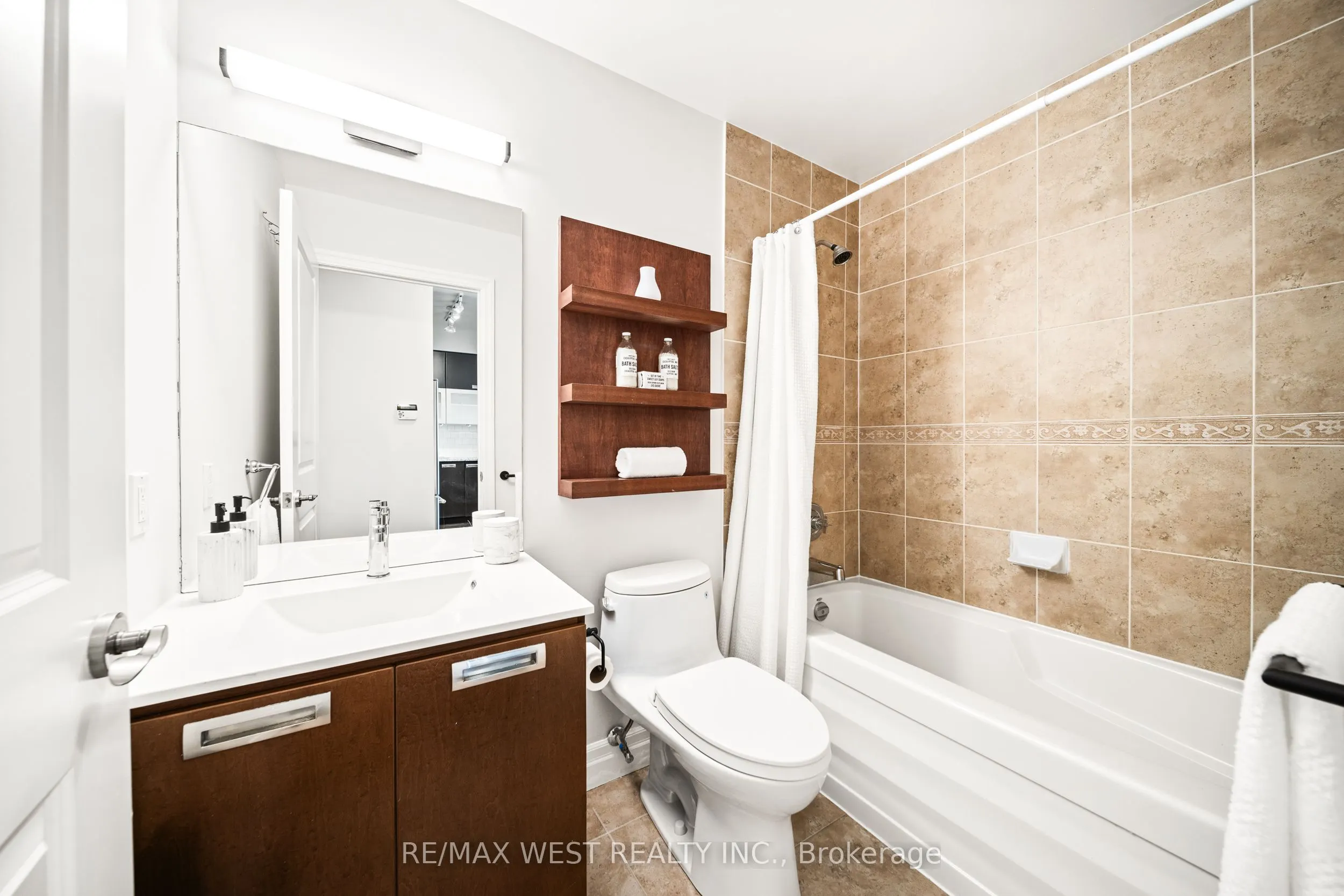 20 Gothic Avenue, #412