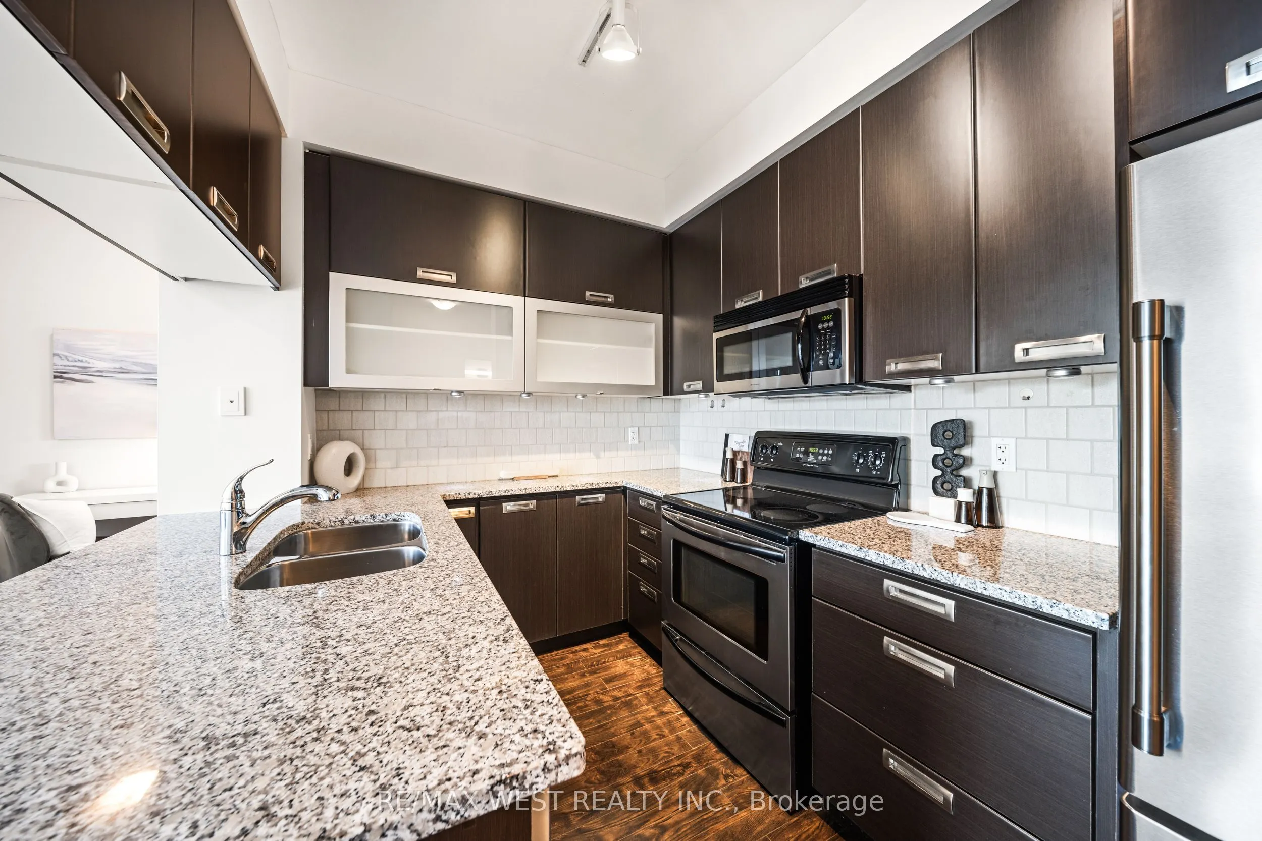 20 Gothic Avenue, #412