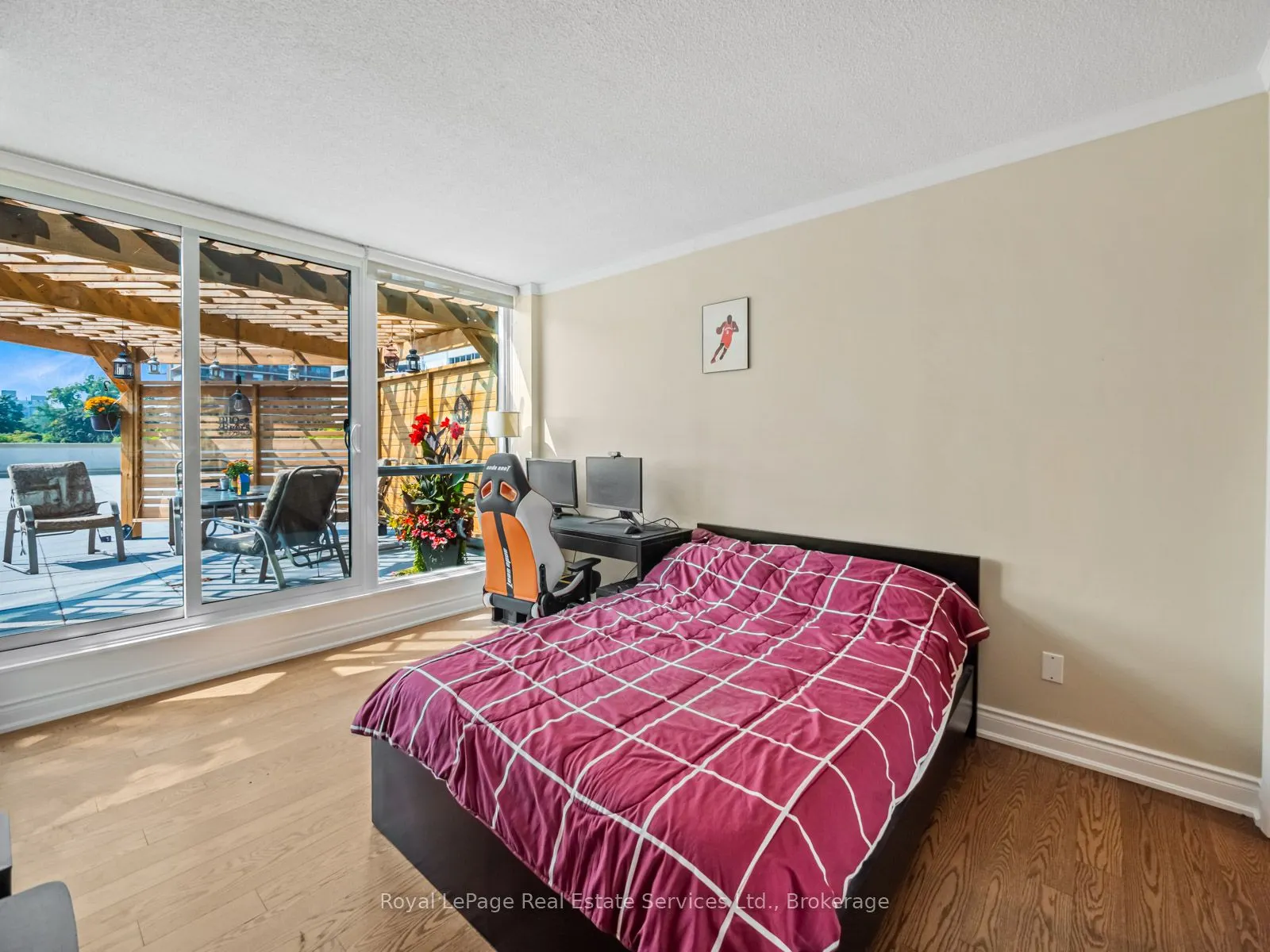 415 Locust Street, #310