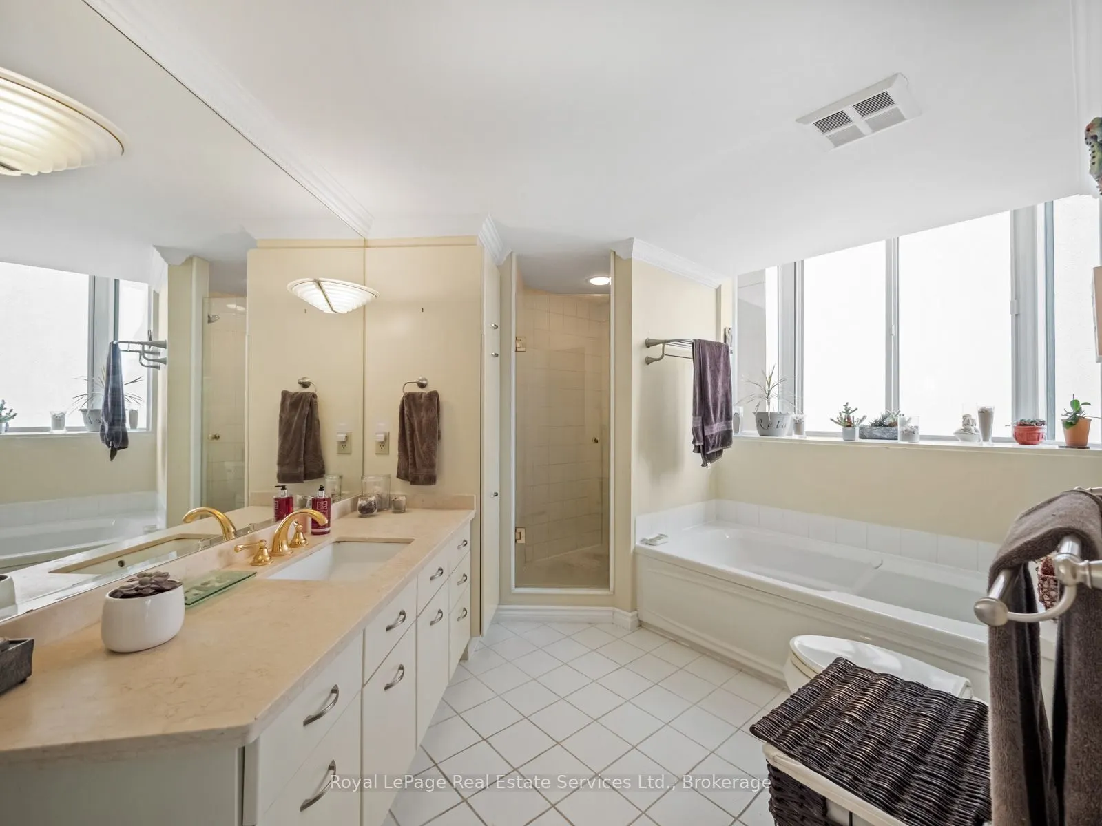 415 Locust Street, #310