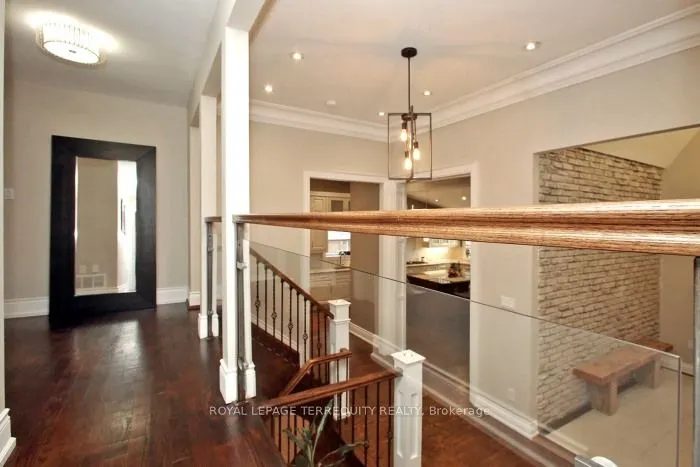 353 Kingsview Drive