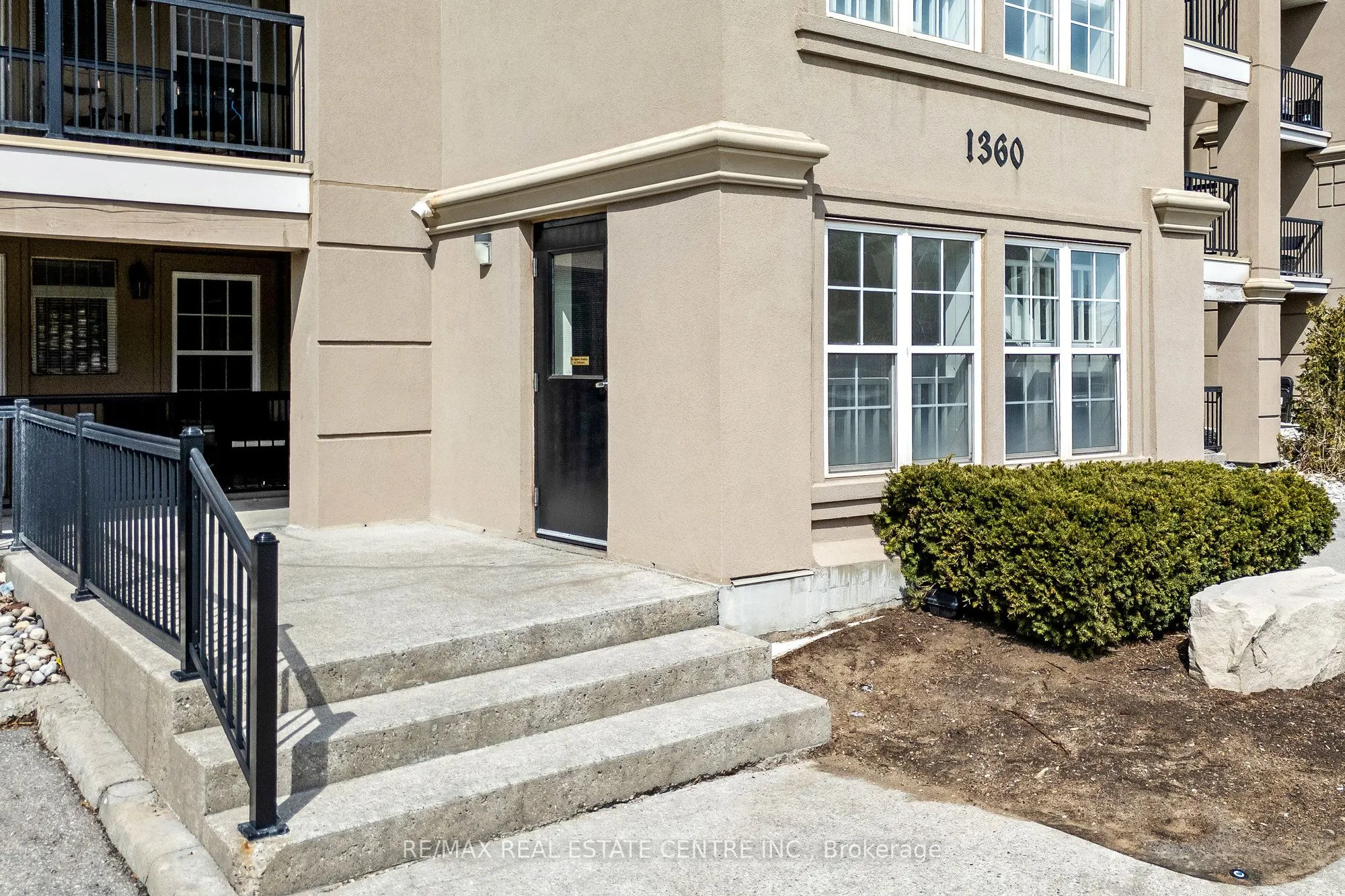 1360 Main Street E, #304