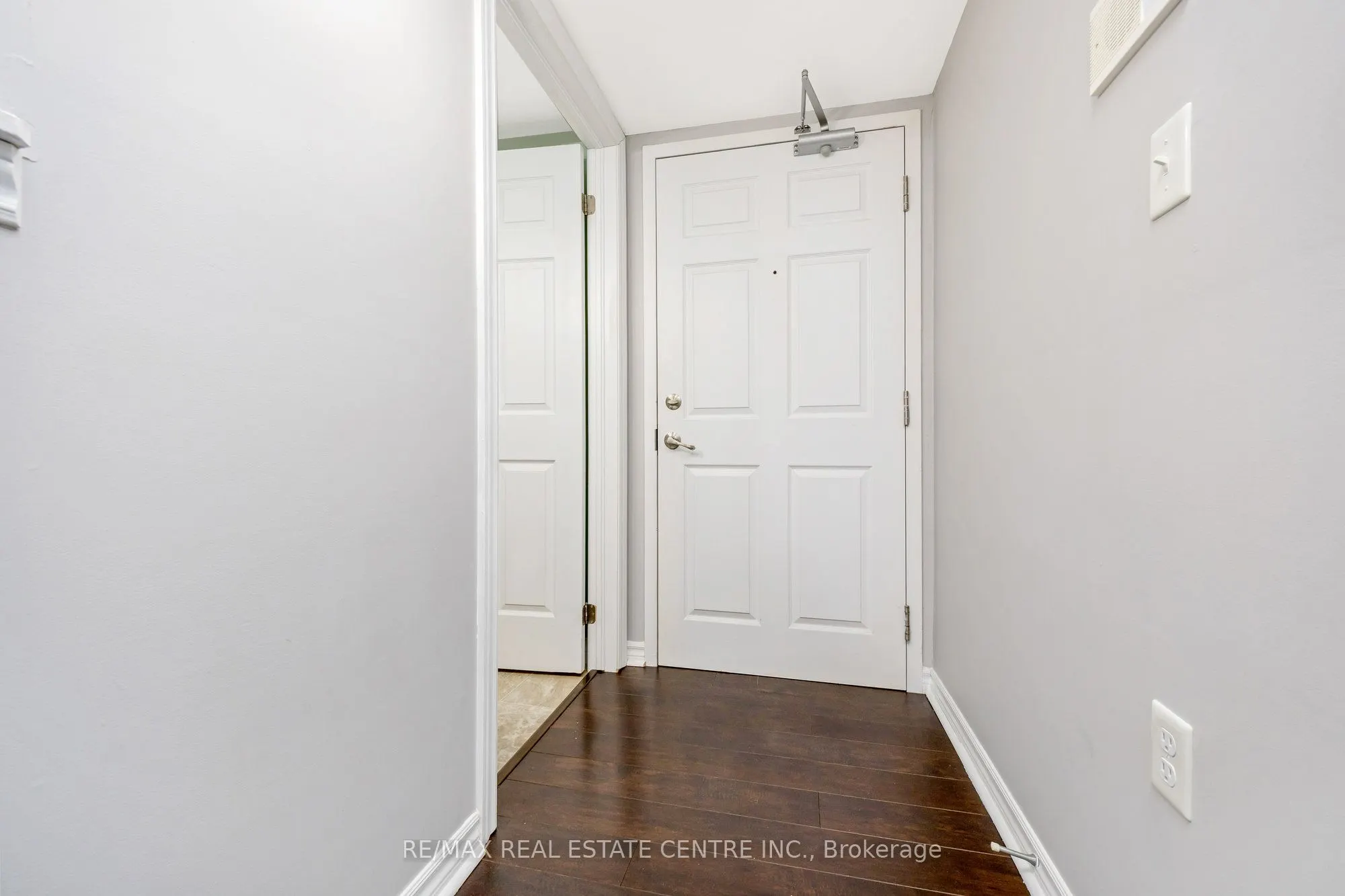 1360 Main Street E, #304