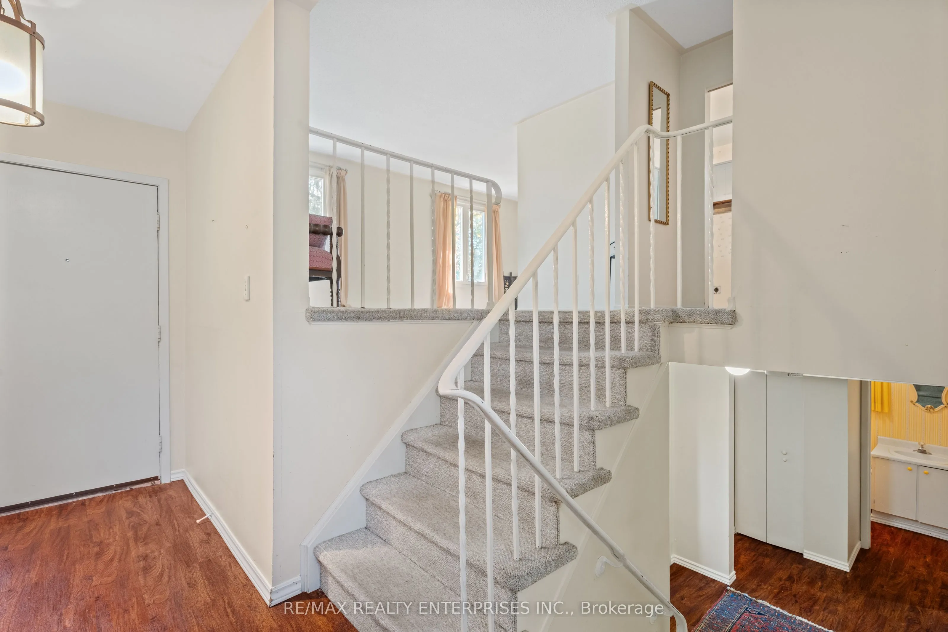 1245 Lakeview Drive