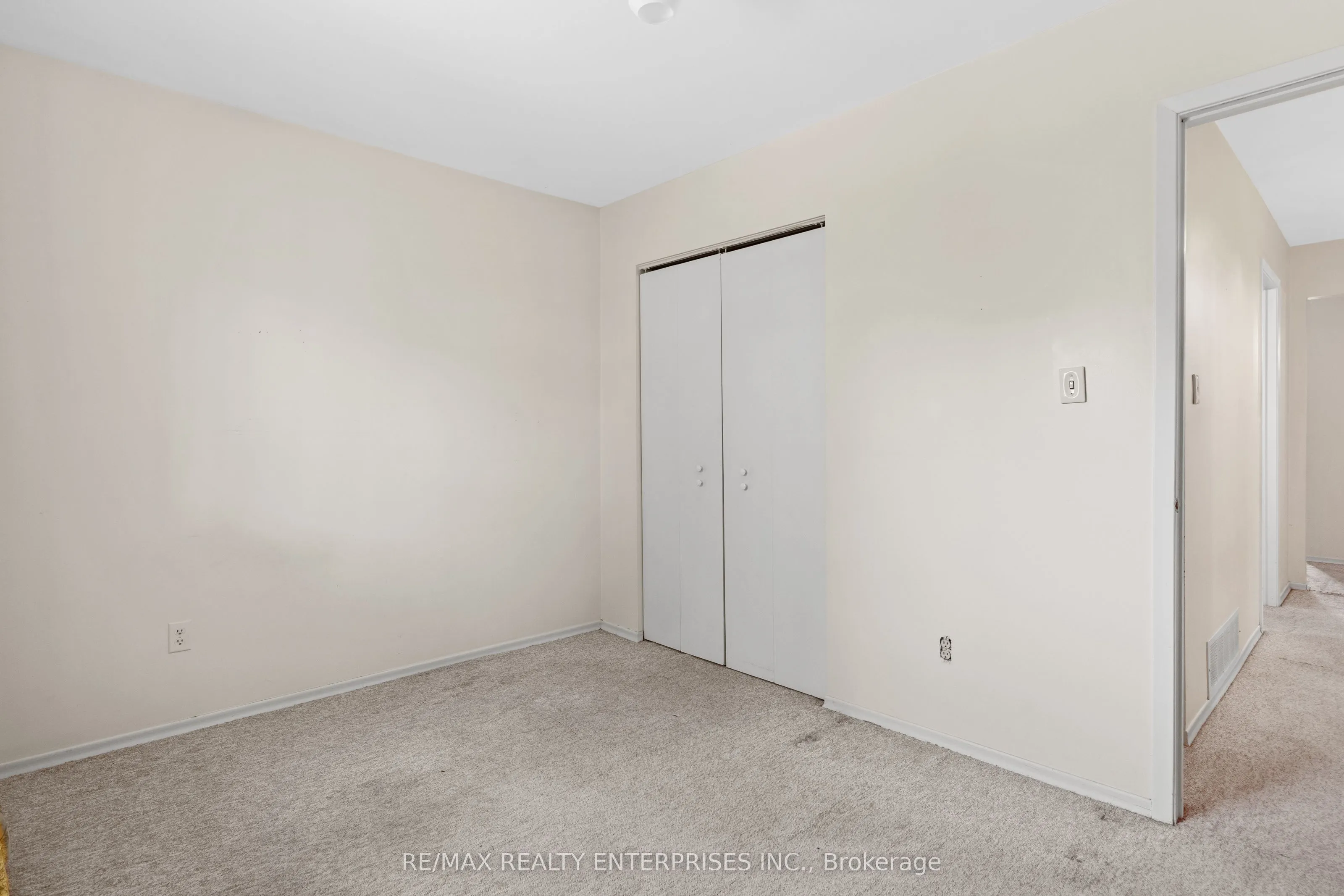 1245 Lakeview Drive