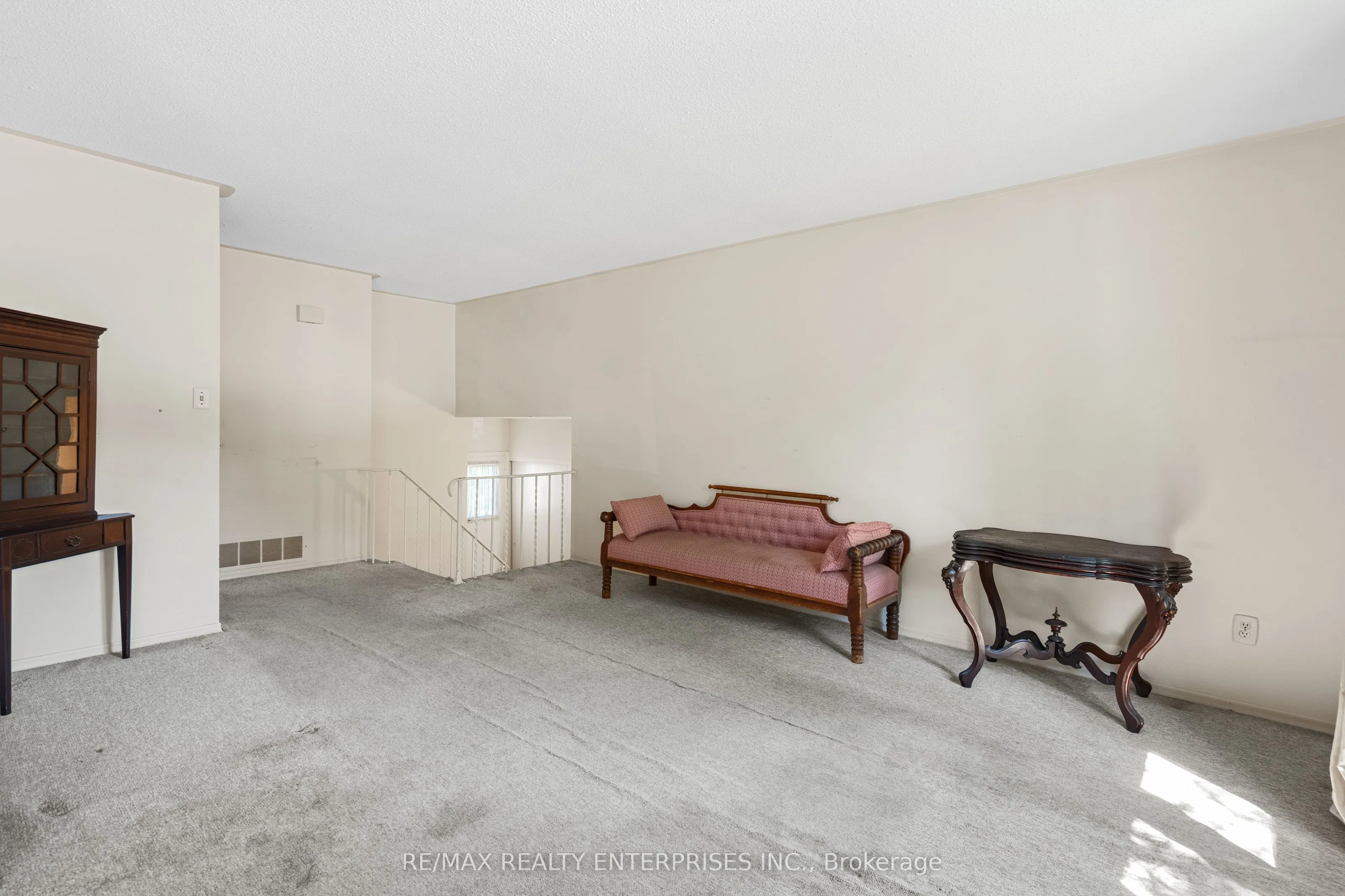1245 Lakeview Drive