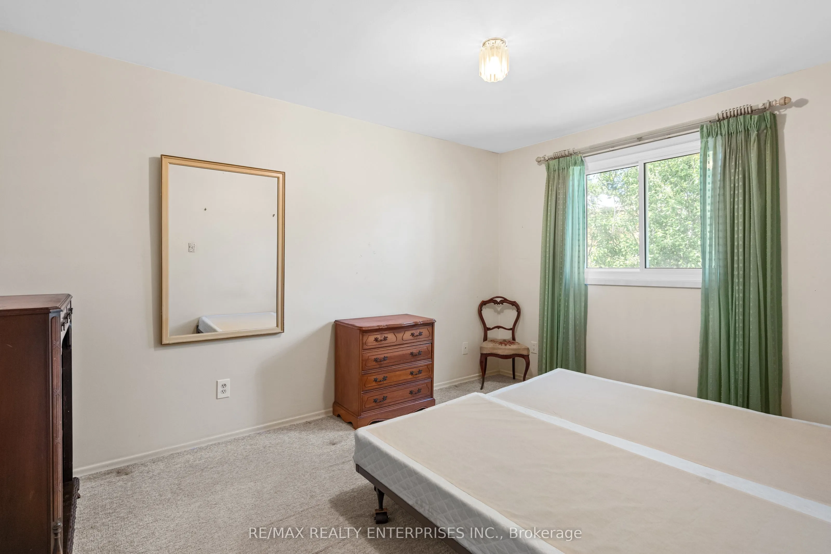 1245 Lakeview Drive