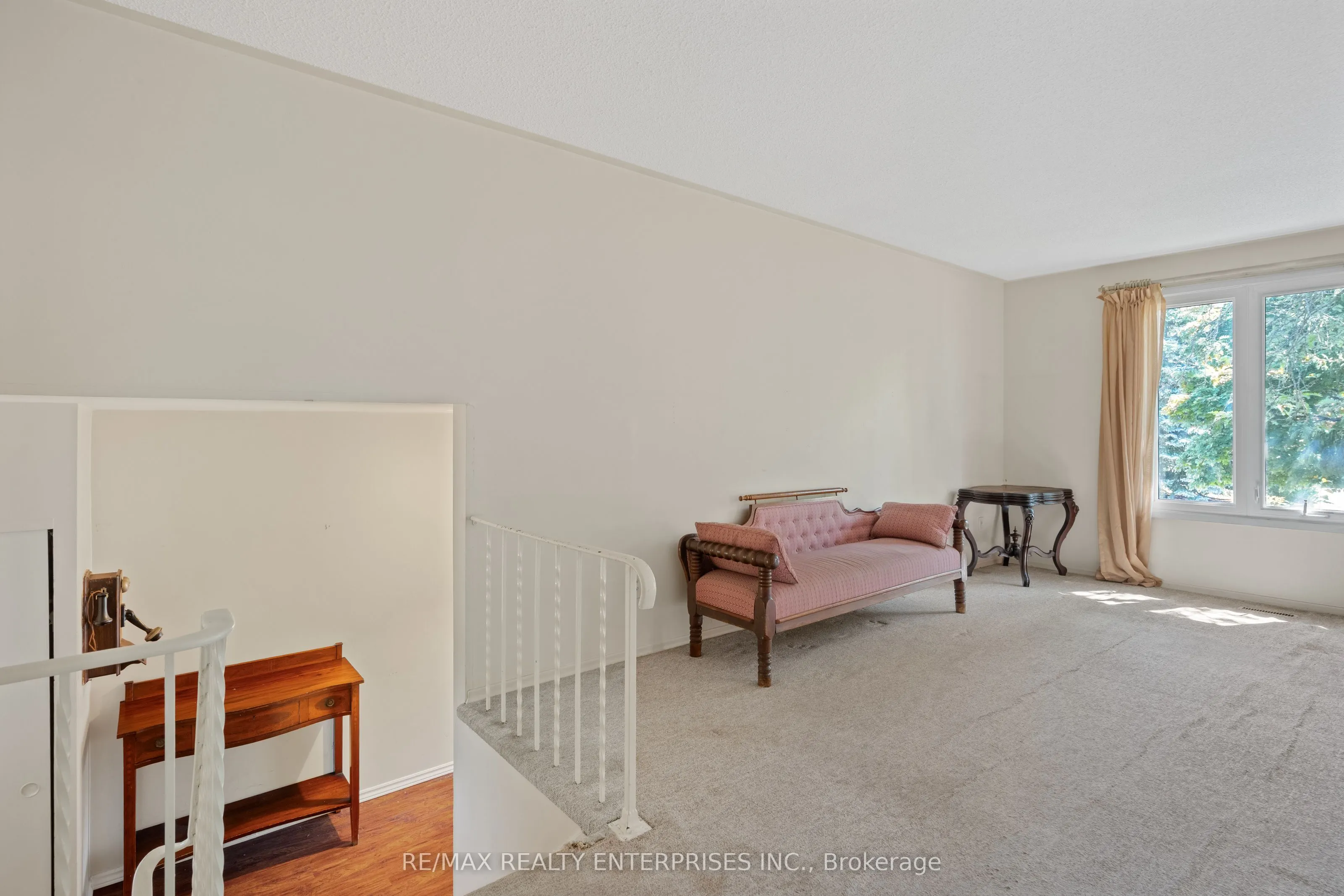 1245 Lakeview Drive