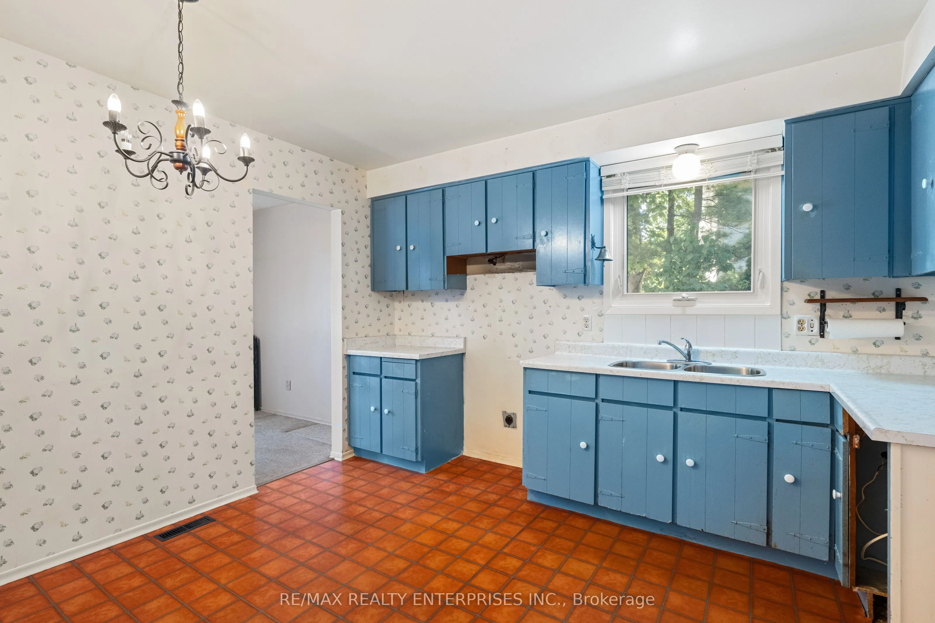 1245 Lakeview Drive