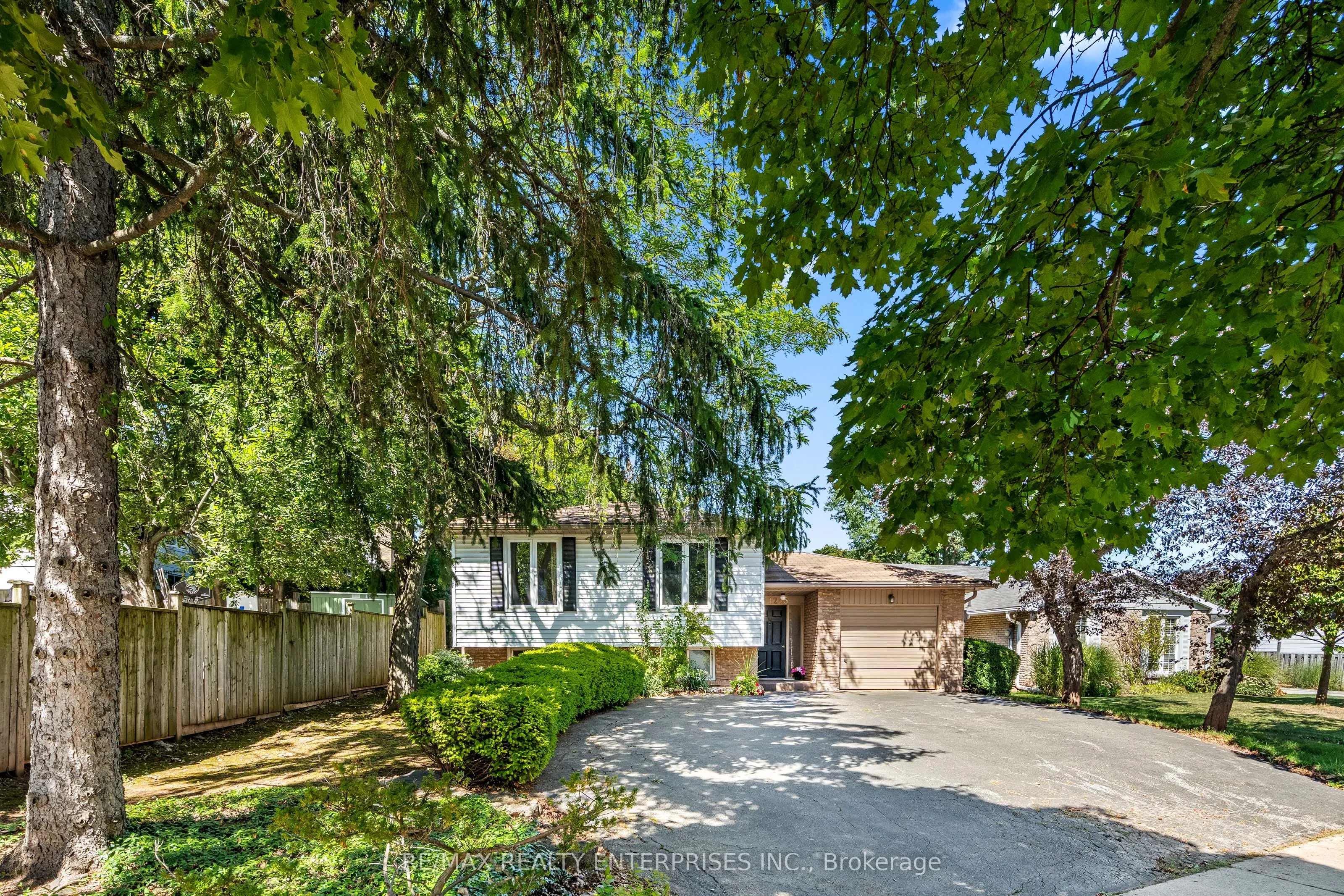 1245 Lakeview Drive