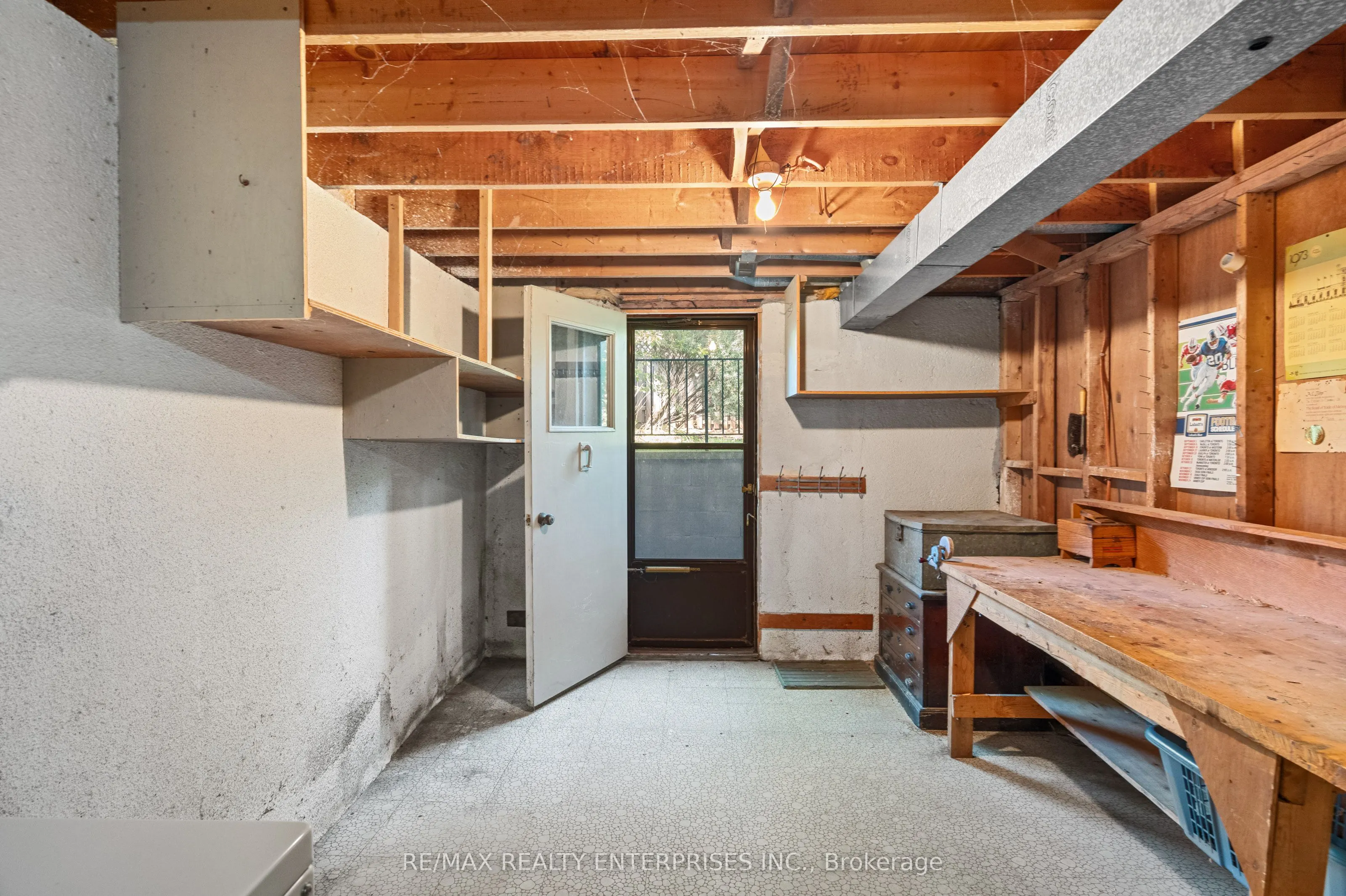 1245 Lakeview Drive