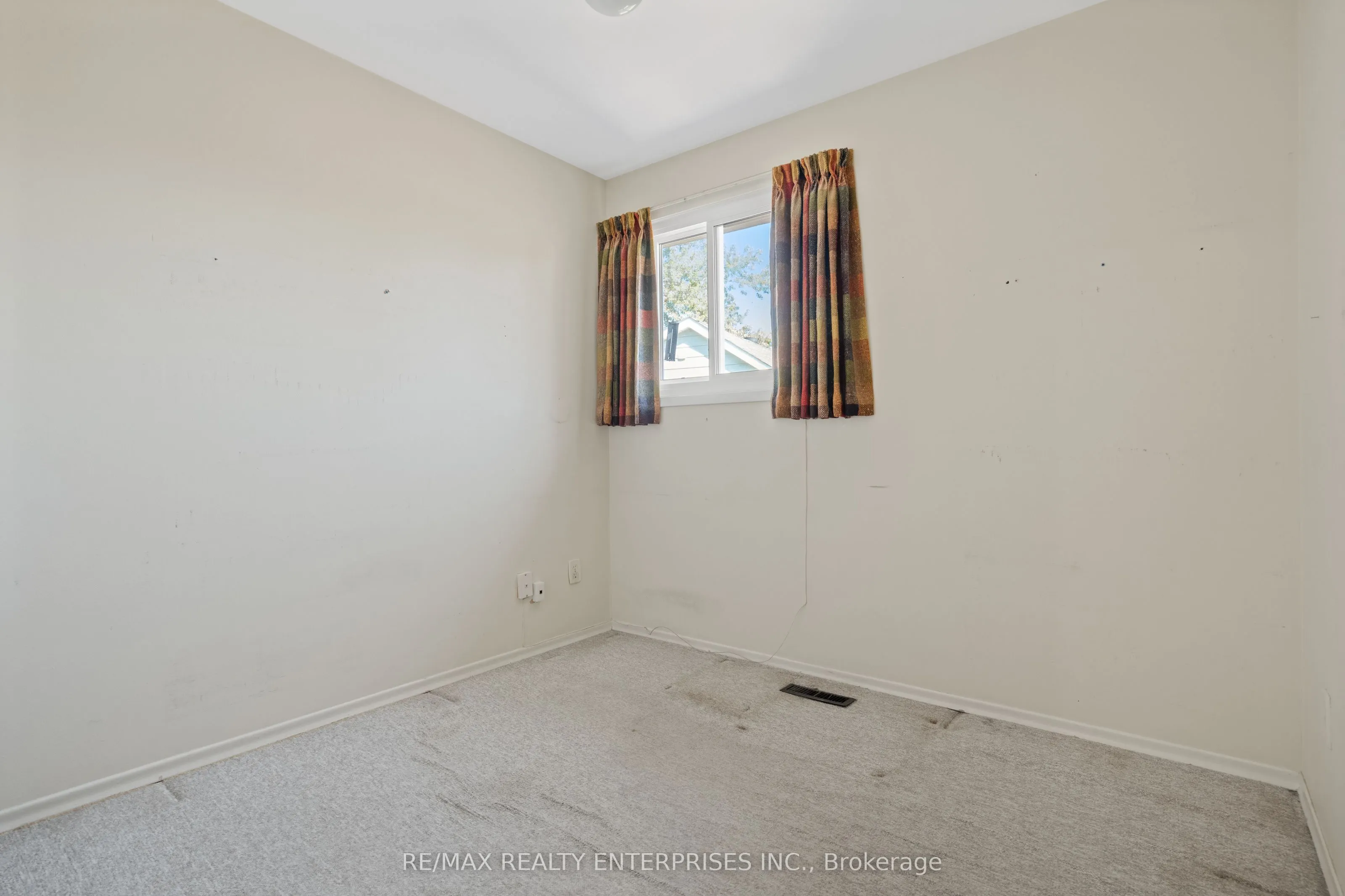 1245 Lakeview Drive