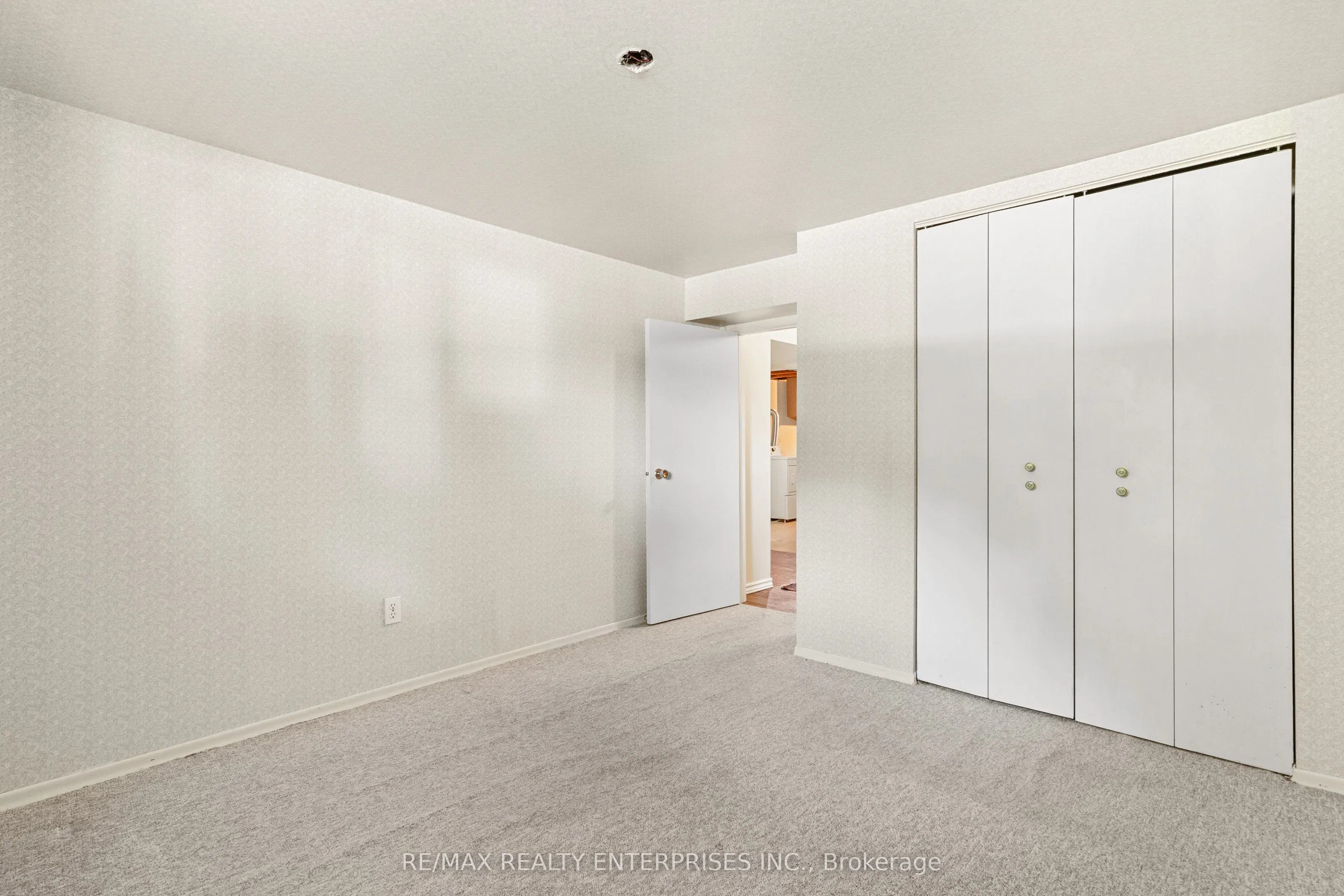 1245 Lakeview Drive