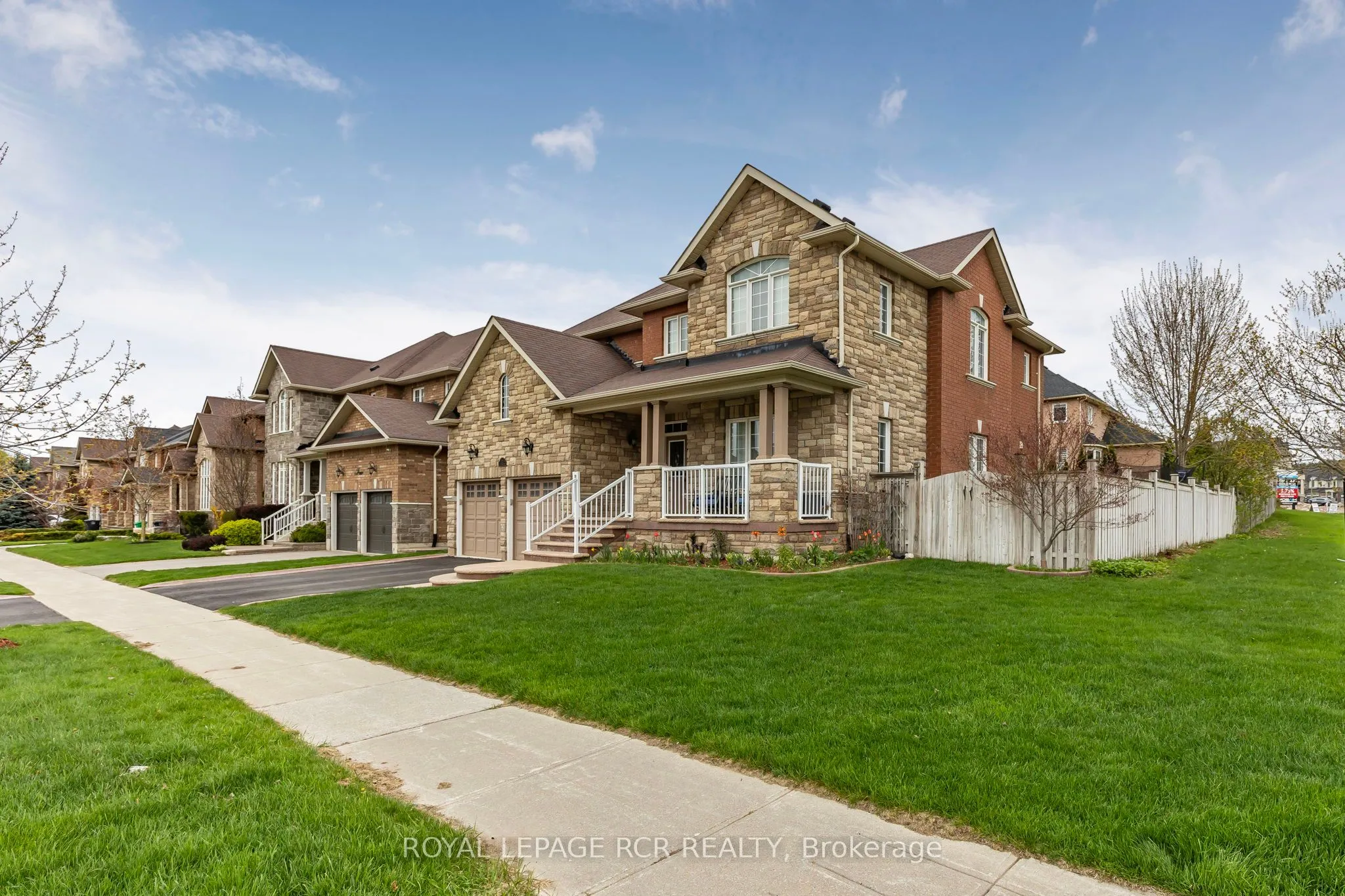 2 Littlebrook Lane