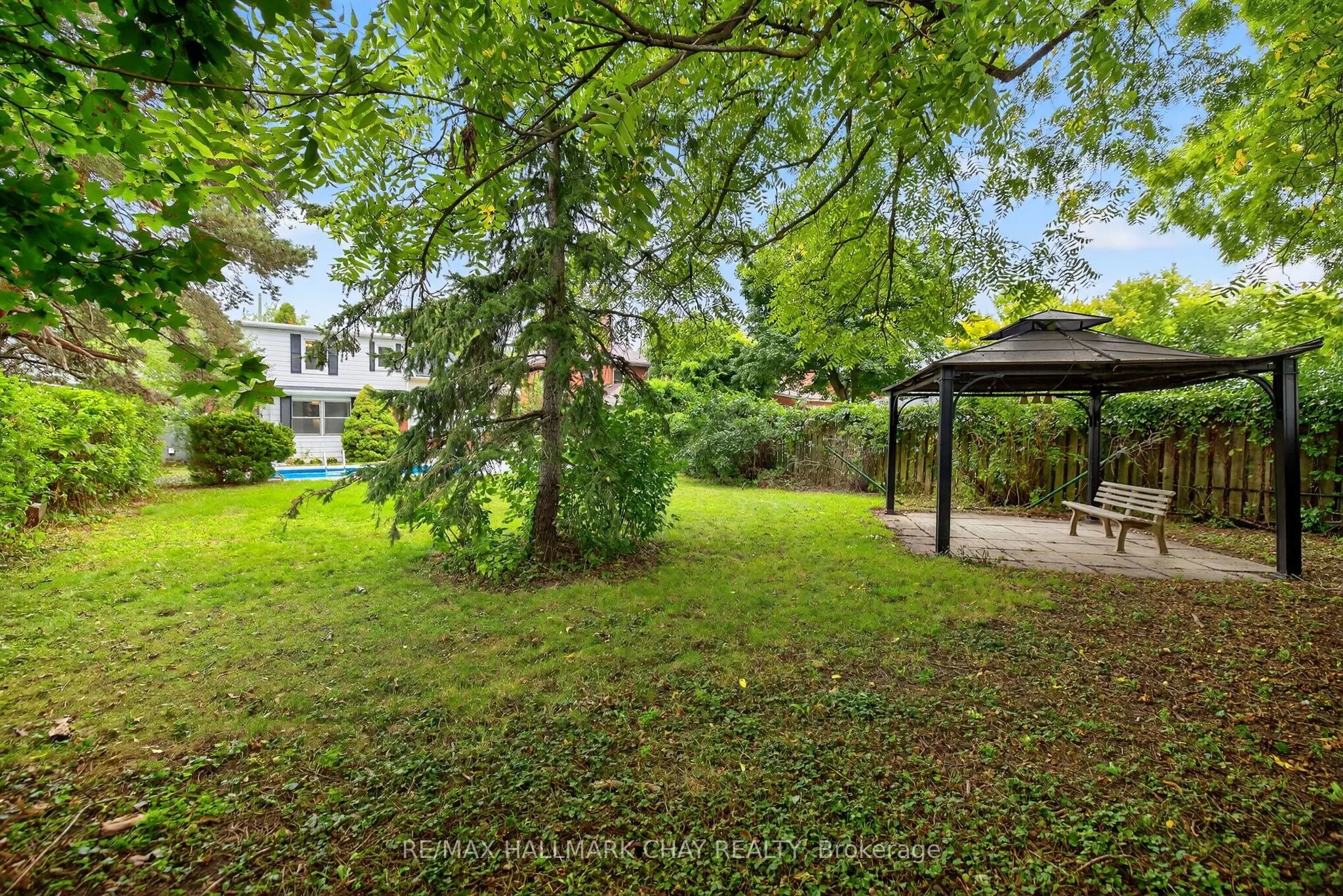 33 Mill Street S
