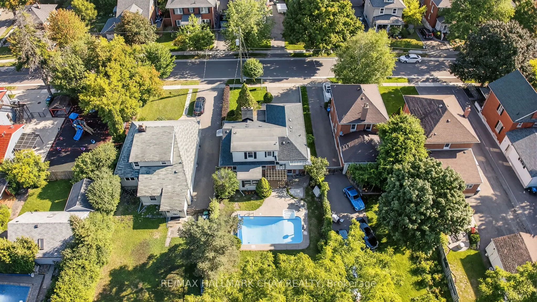33 Mill Street S