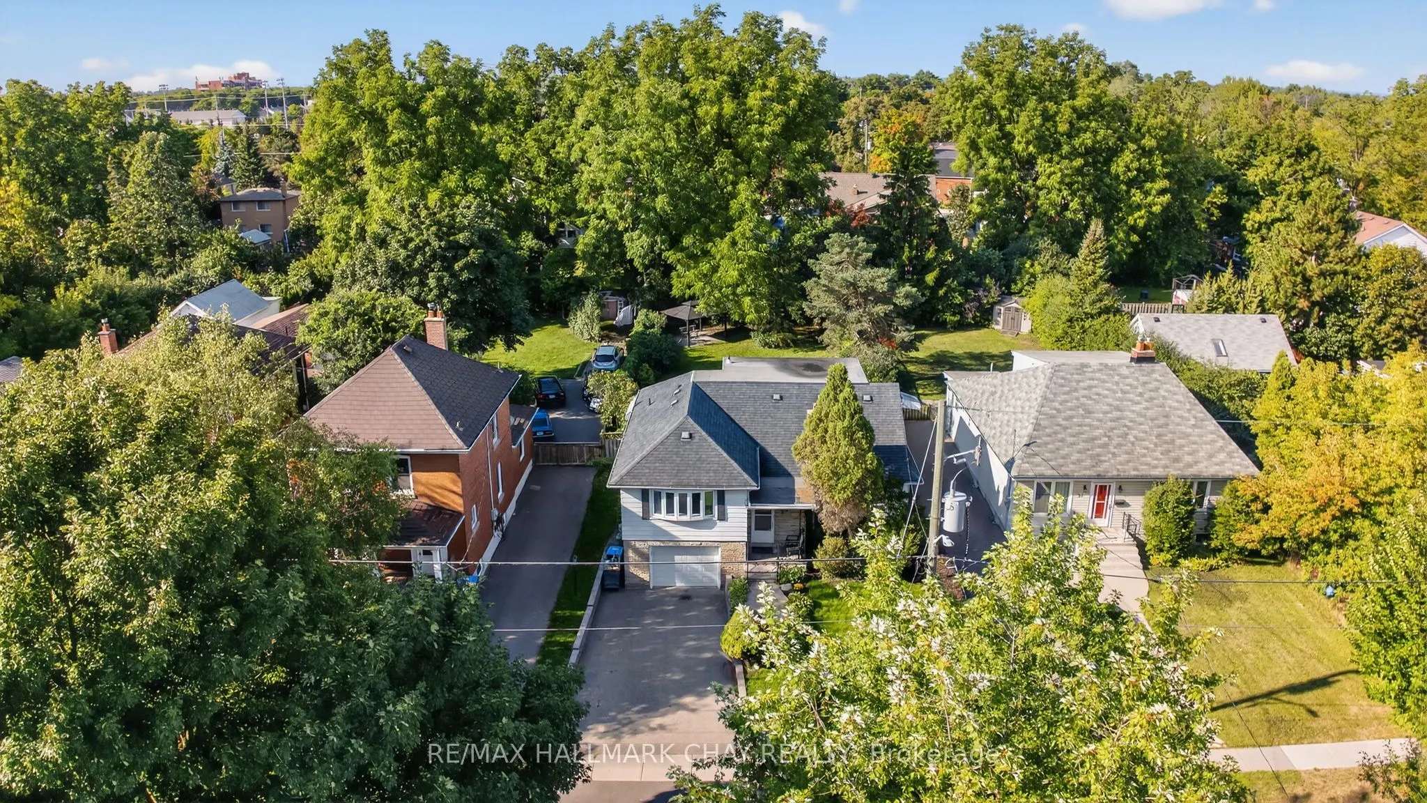 33 Mill Street S