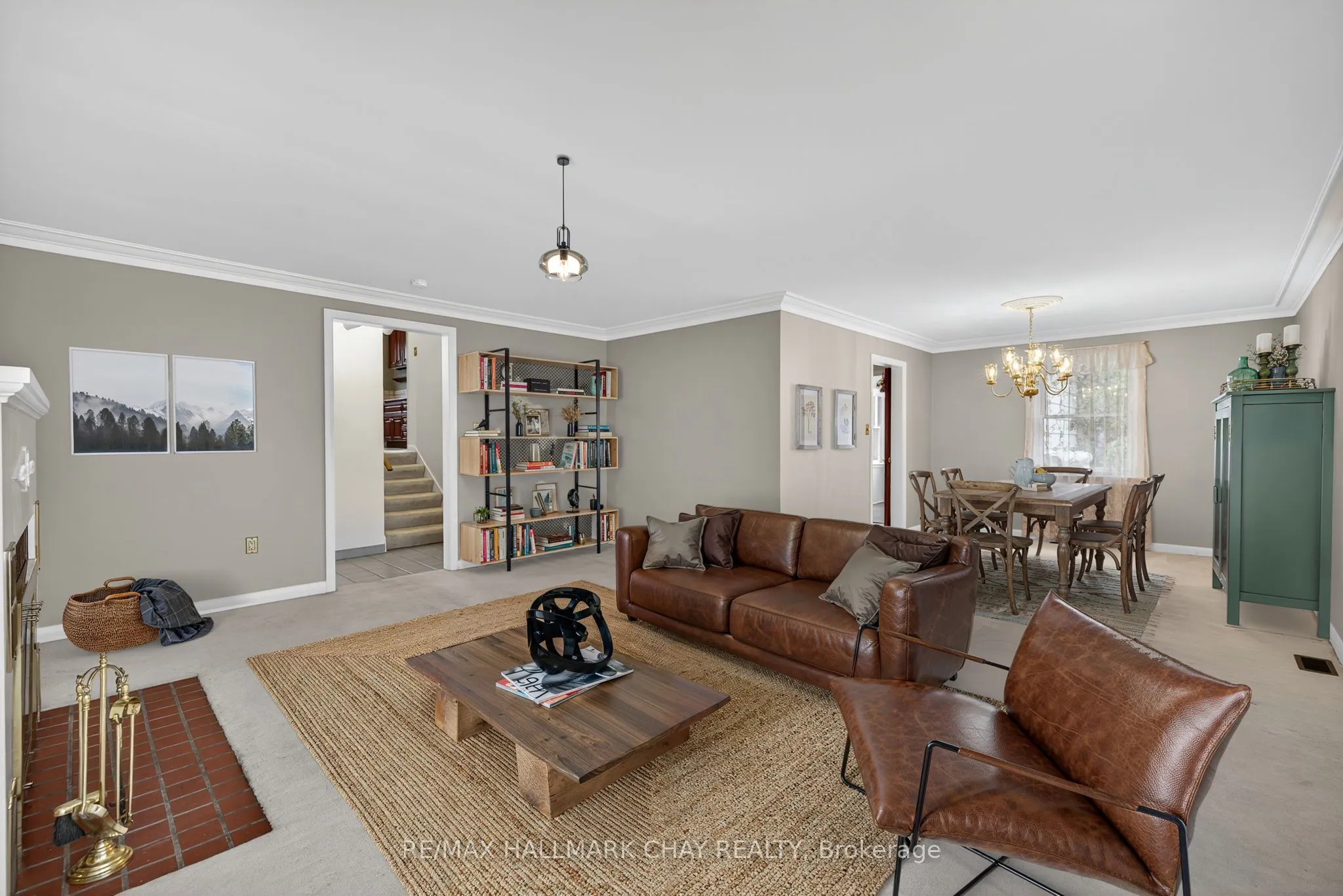 33 Mill Street S