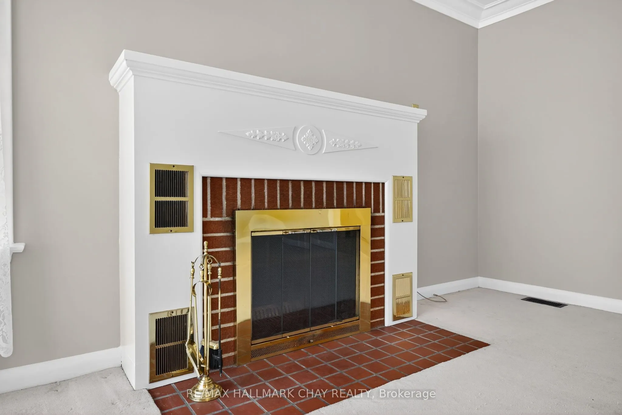 33 Mill Street S