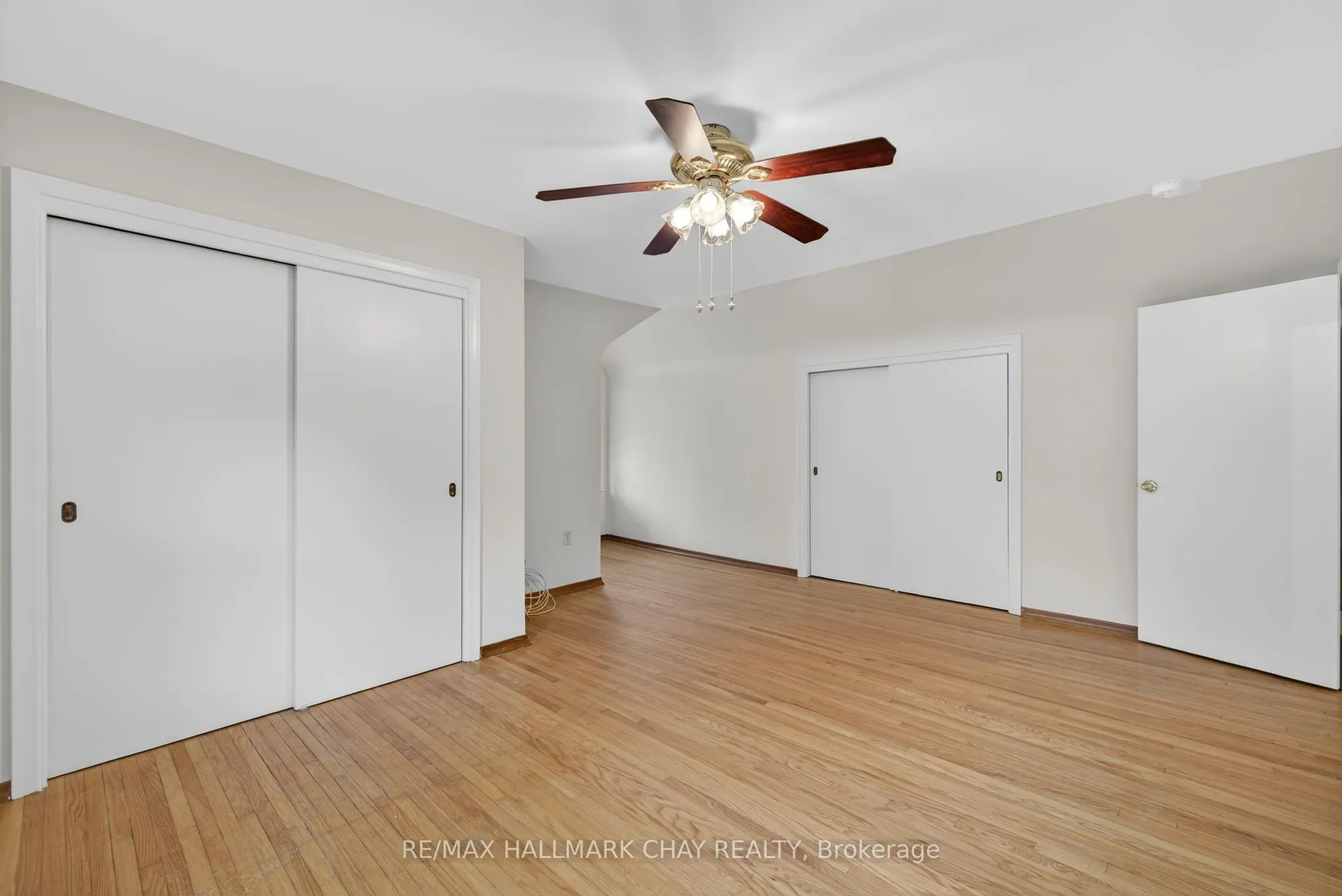 33 Mill Street S