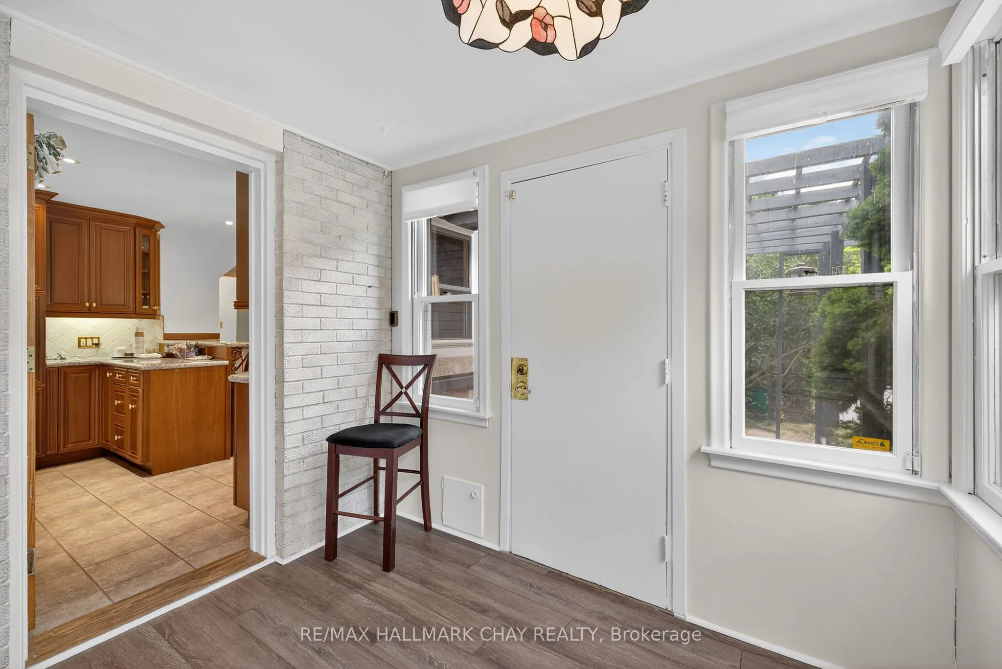 33 Mill Street S