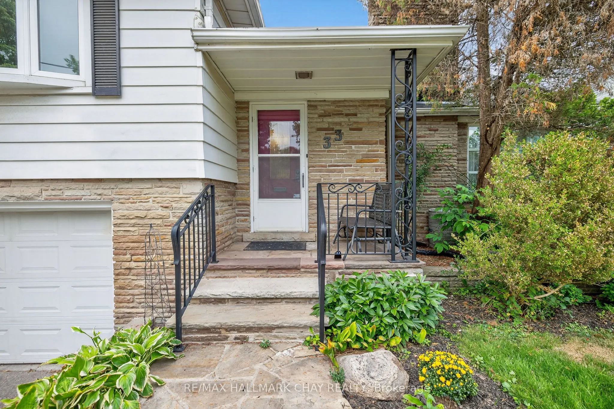 33 Mill Street S