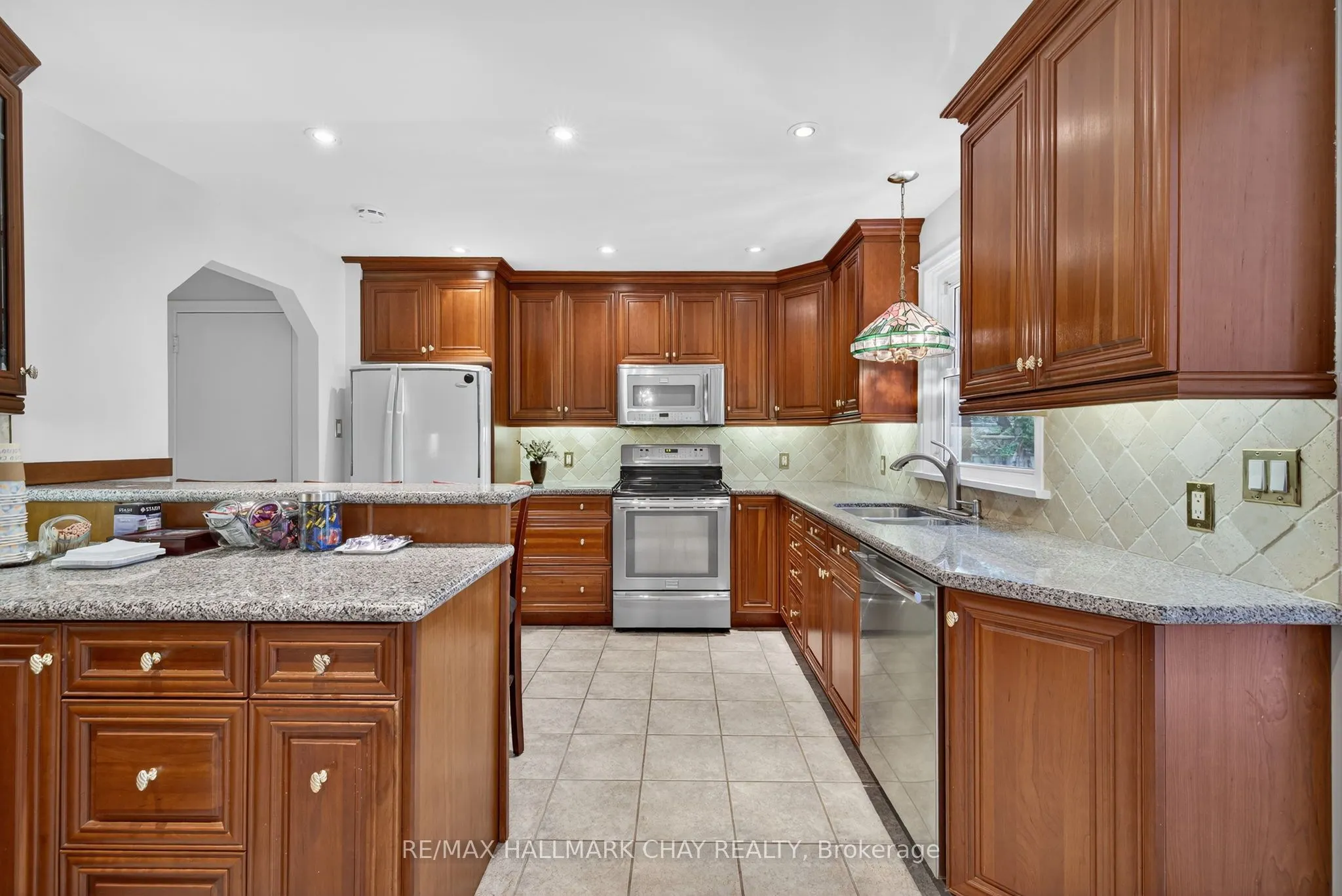 33 Mill Street S