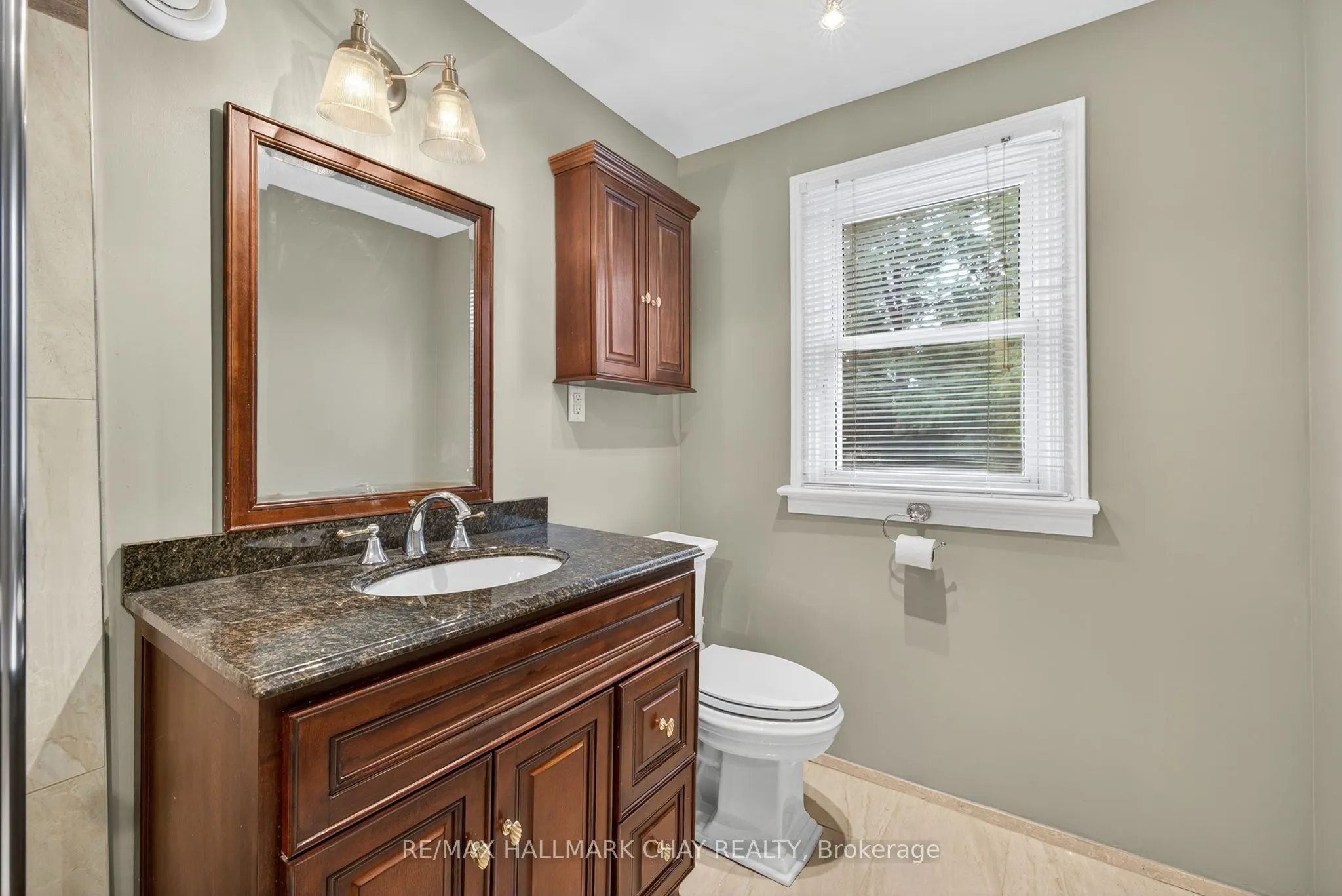 33 Mill Street S