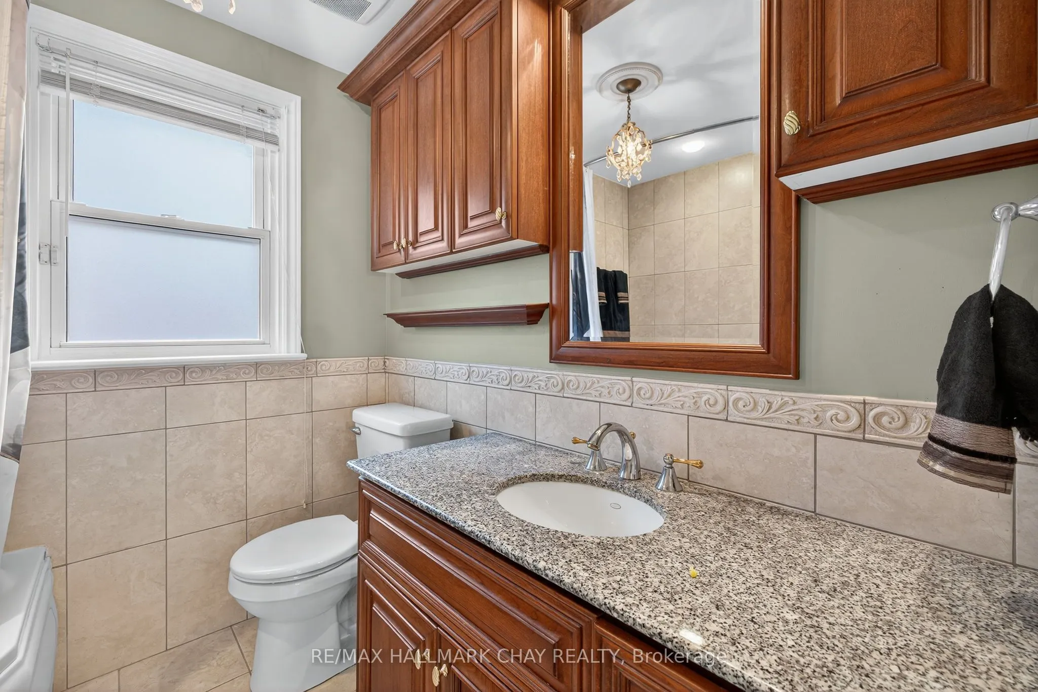 33 Mill Street S