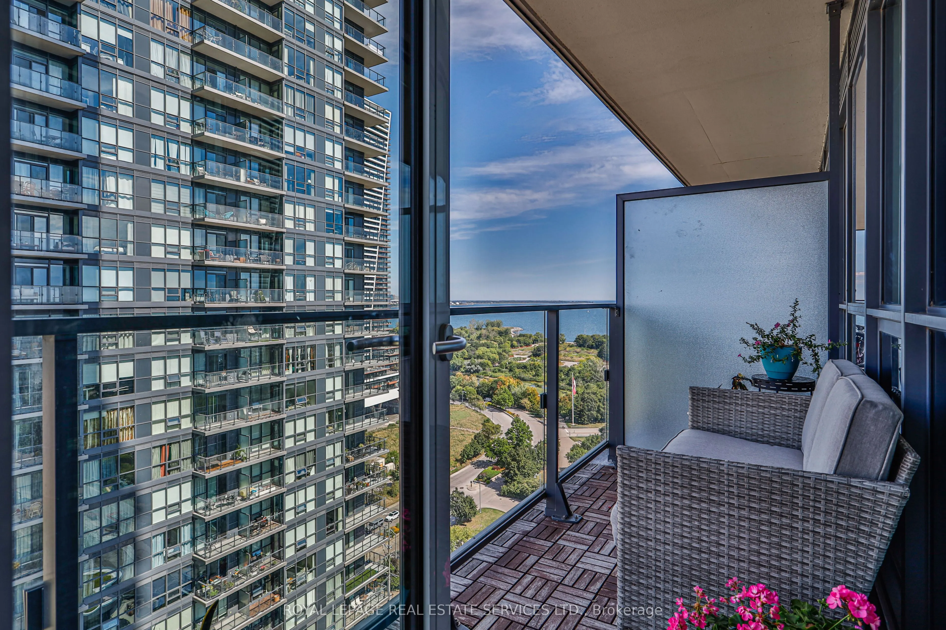 2212 Lake Shore Boulevard W, #2310