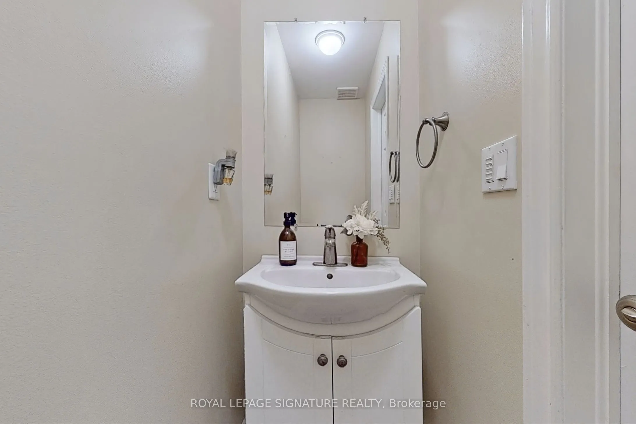 2871 Darien Road, #23