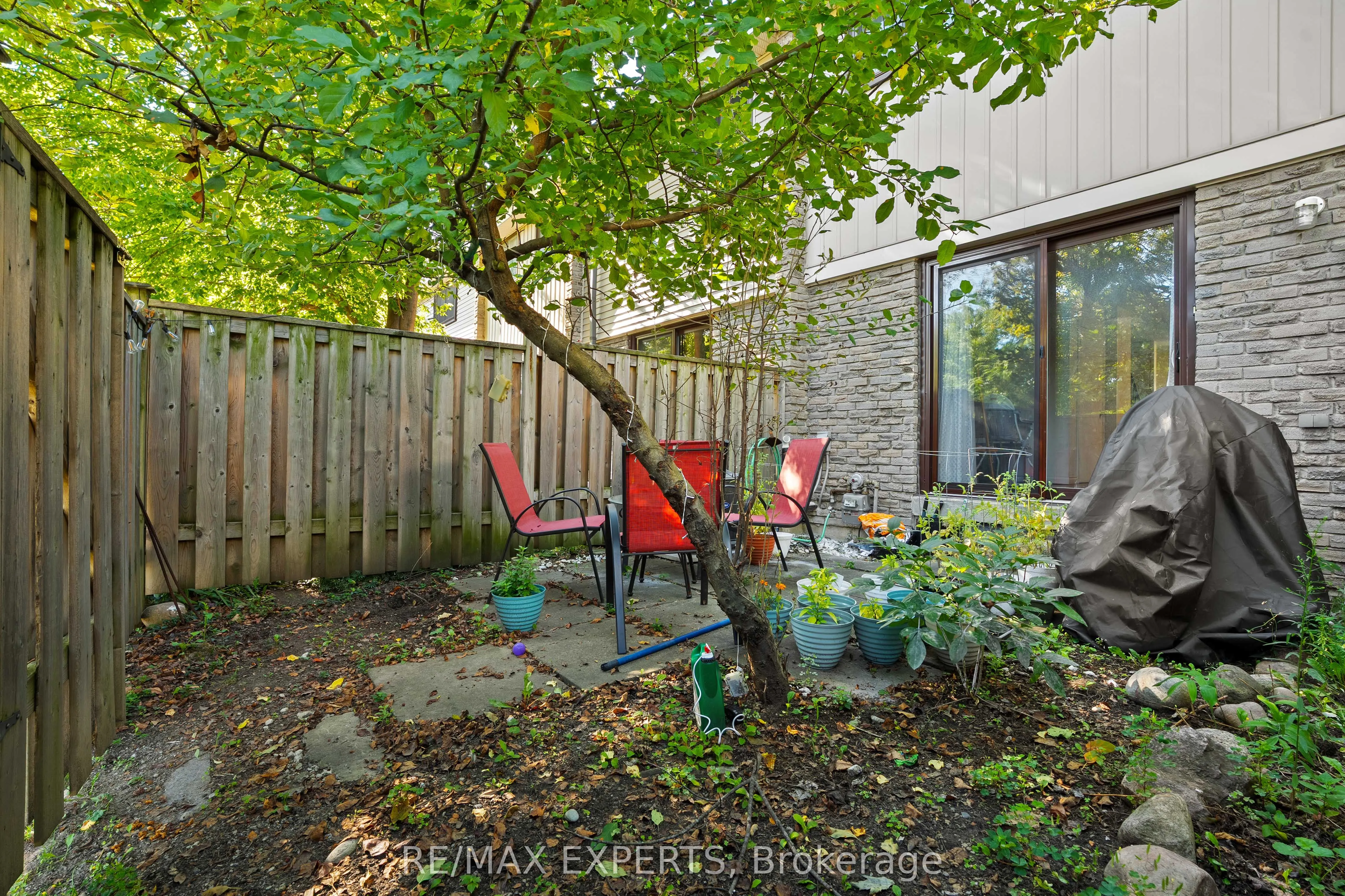 2779 Gananoque Drive, #35