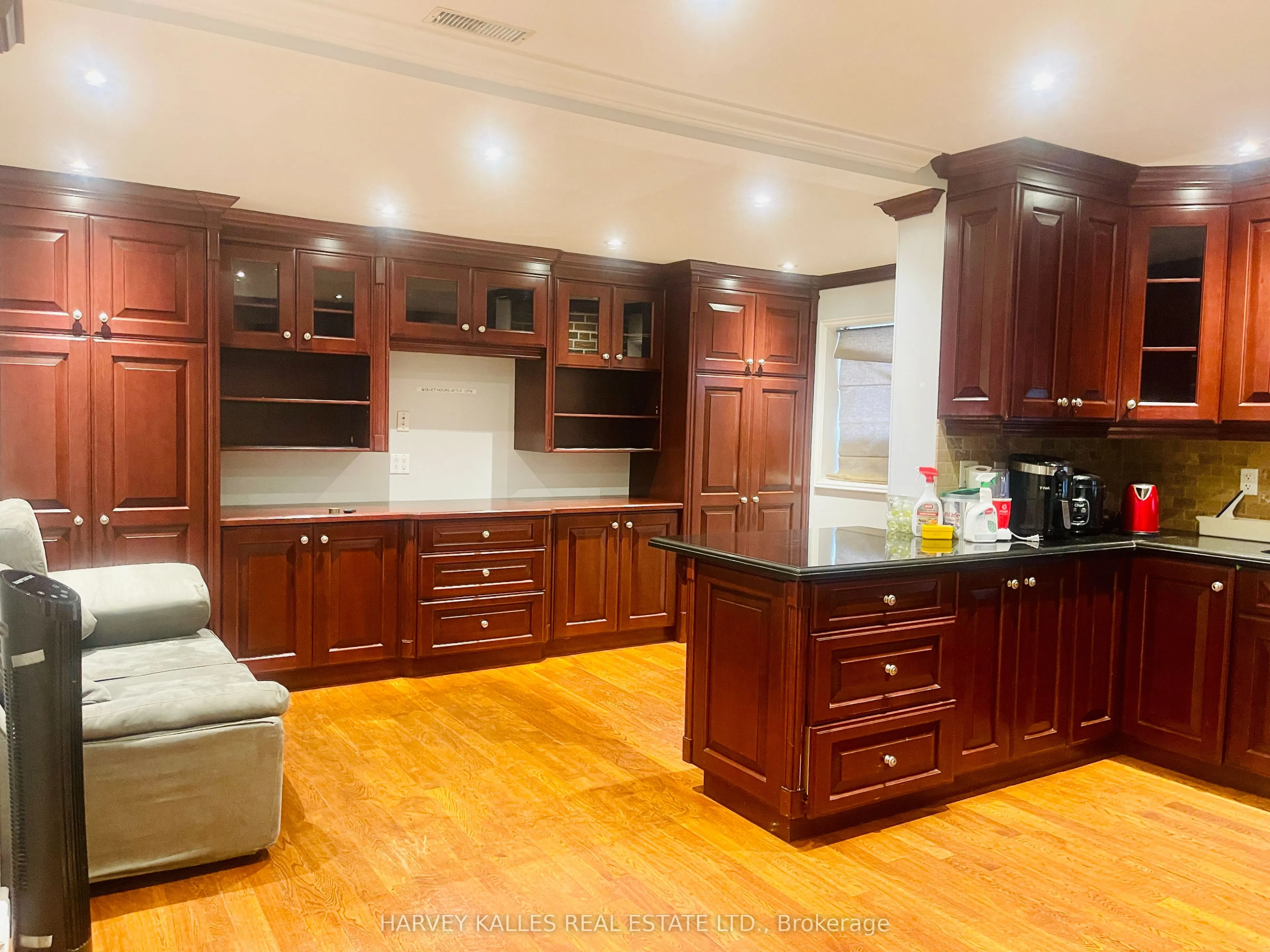 1538 Davenport Road, #Main