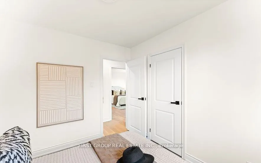 3193 Cawthra Road, #Main