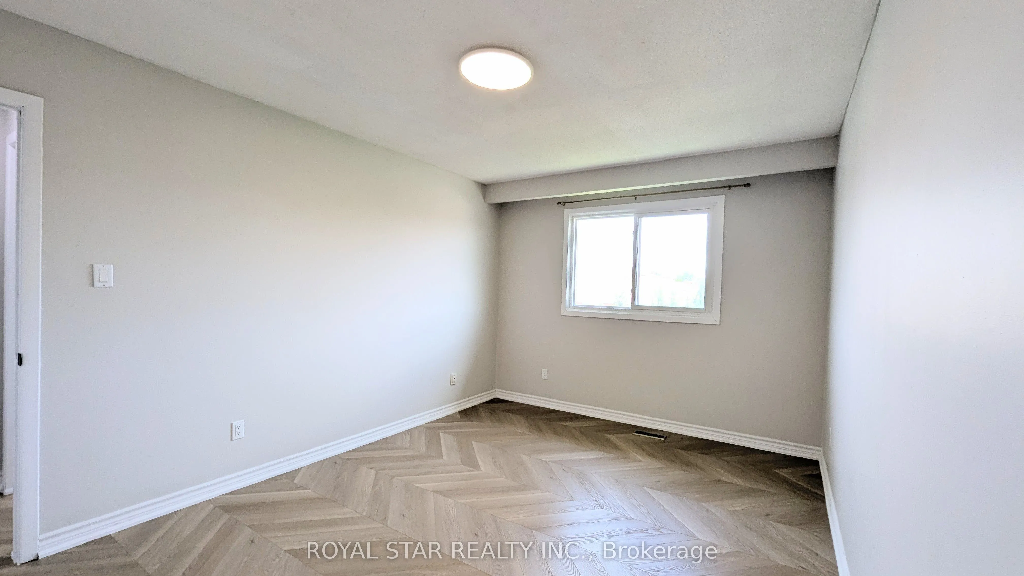 4051 Dunmow Crescent