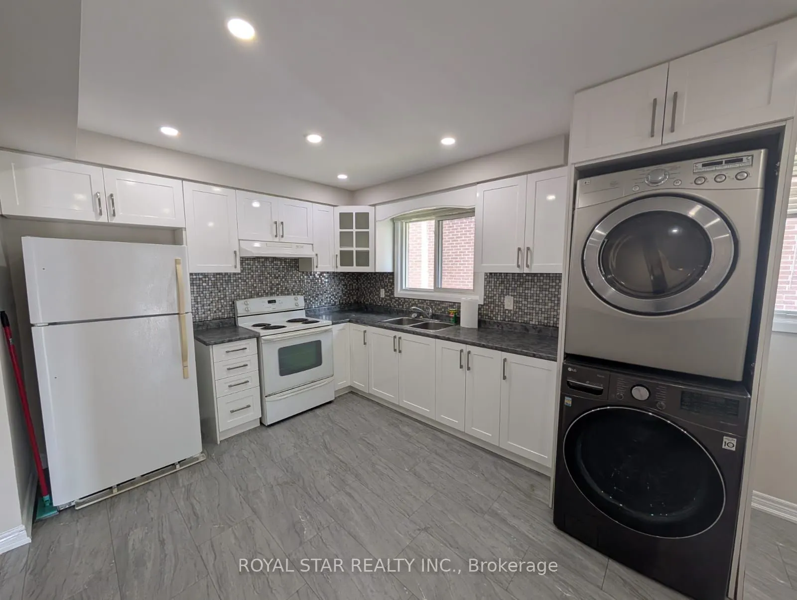 4051 Dunmow Crescent