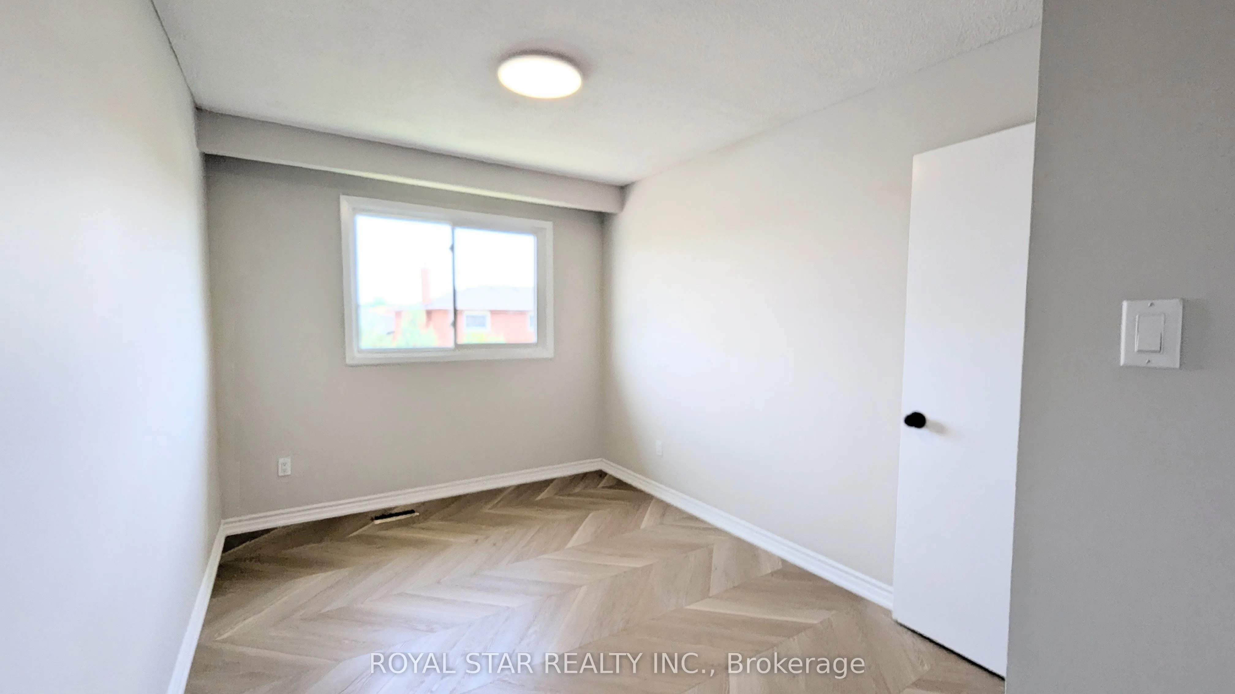 4051 Dunmow Crescent