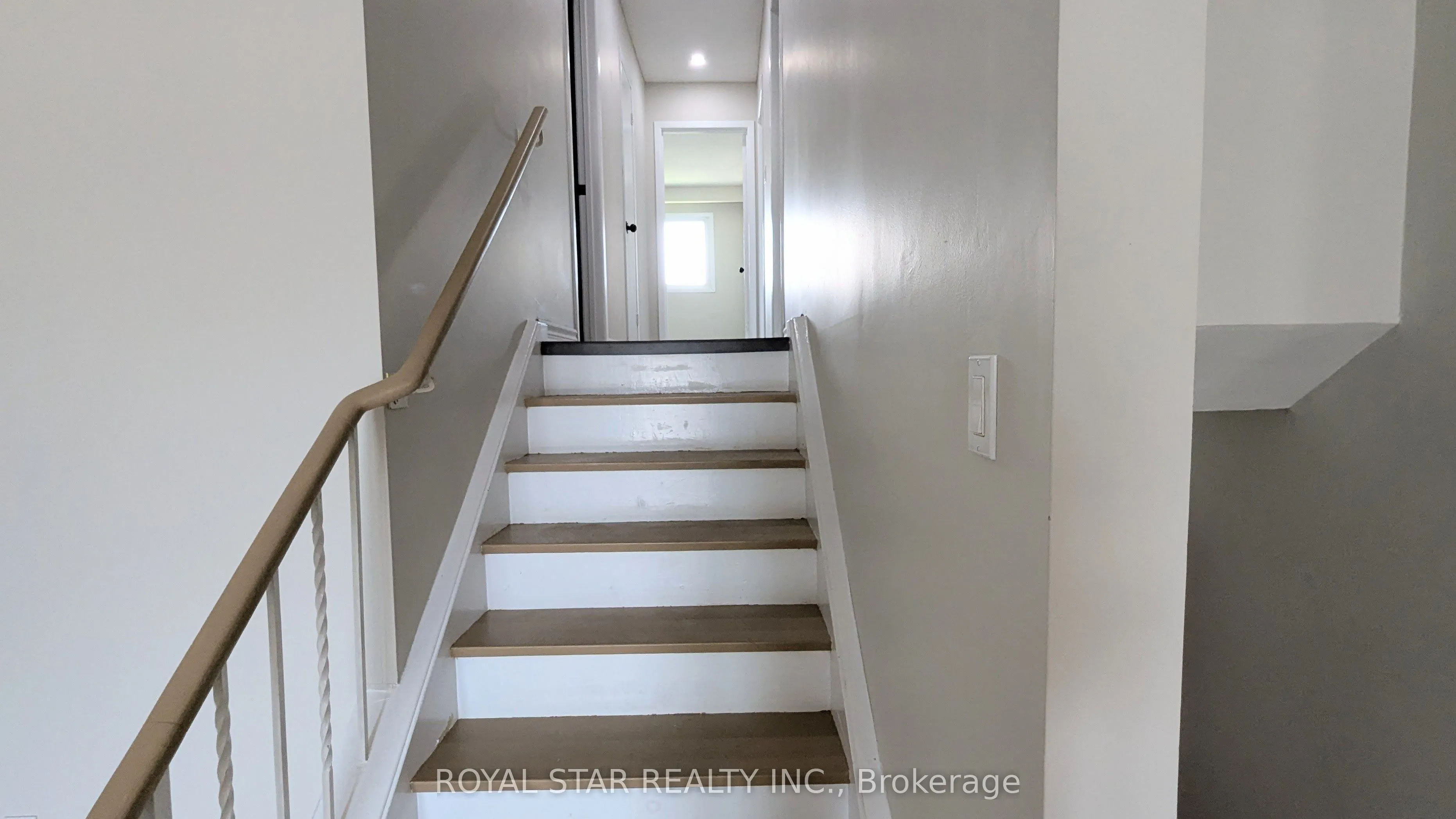 4051 Dunmow Crescent