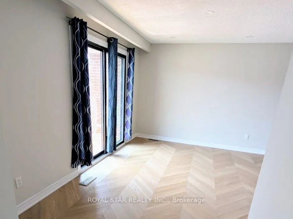 4051 Dunmow Crescent