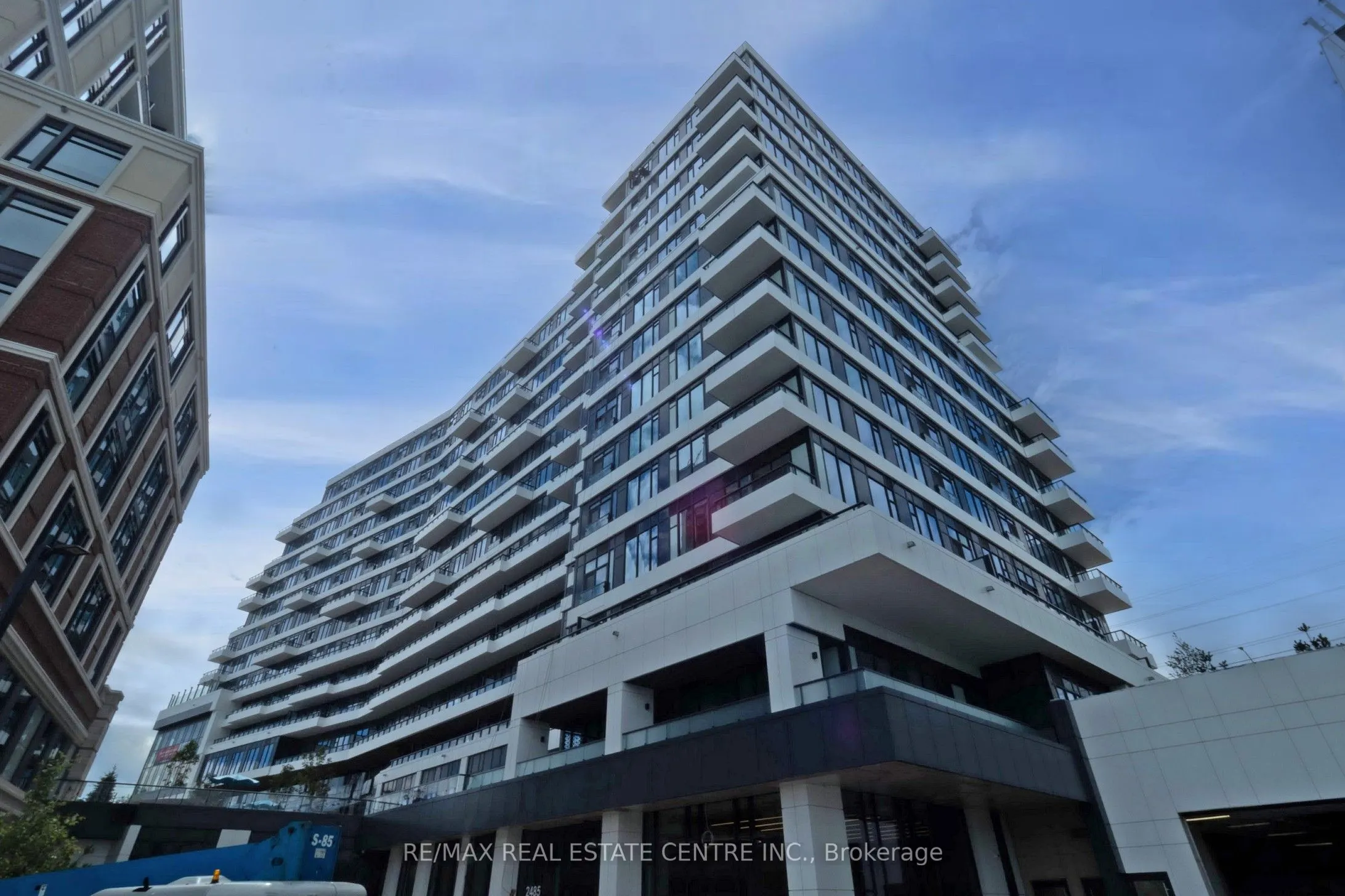 2485 Eglinton Avenue W, #1221